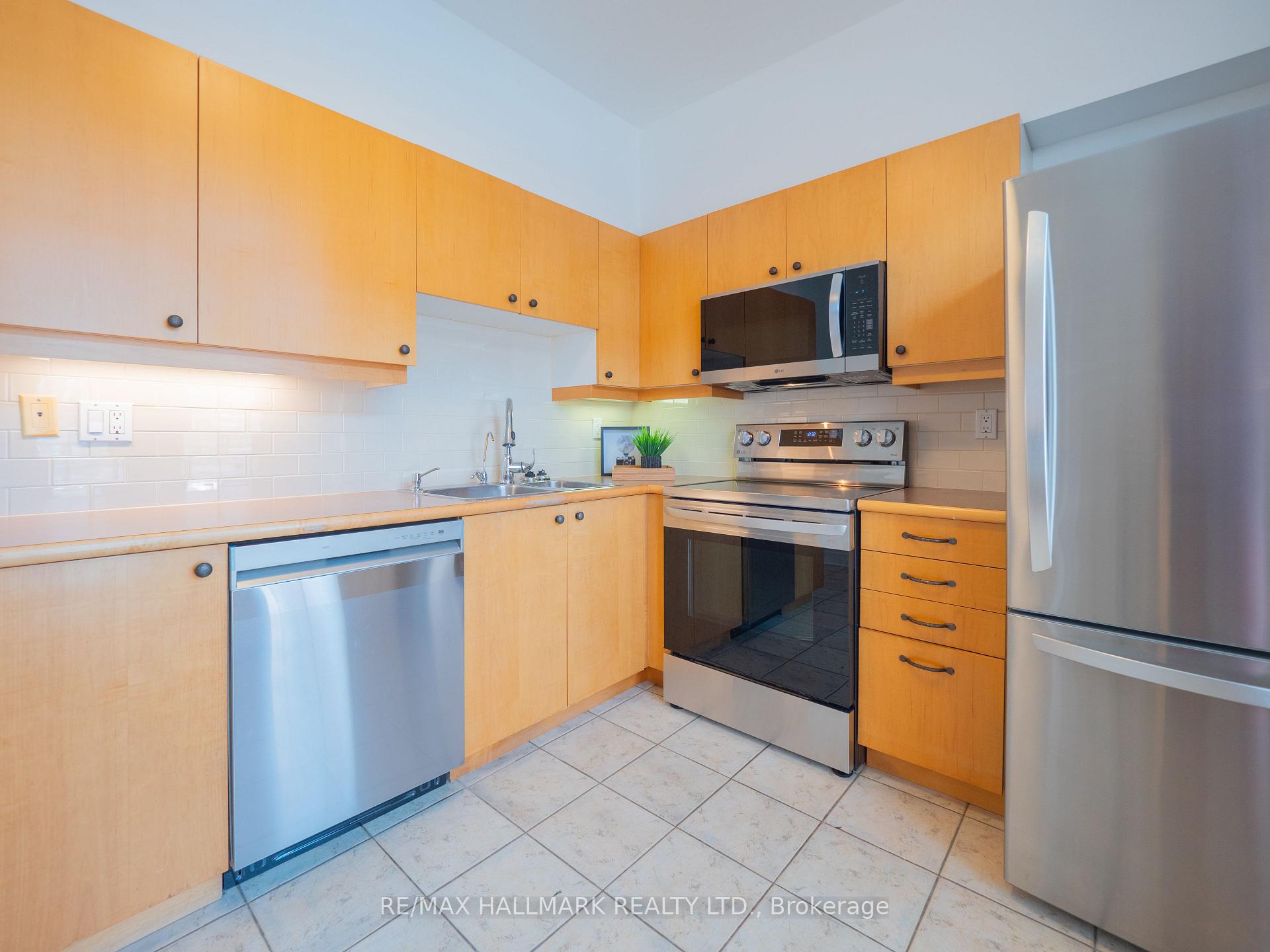 Photo 1 of 872 Pape Avenue, Toronto, Broadview North — HOMEH