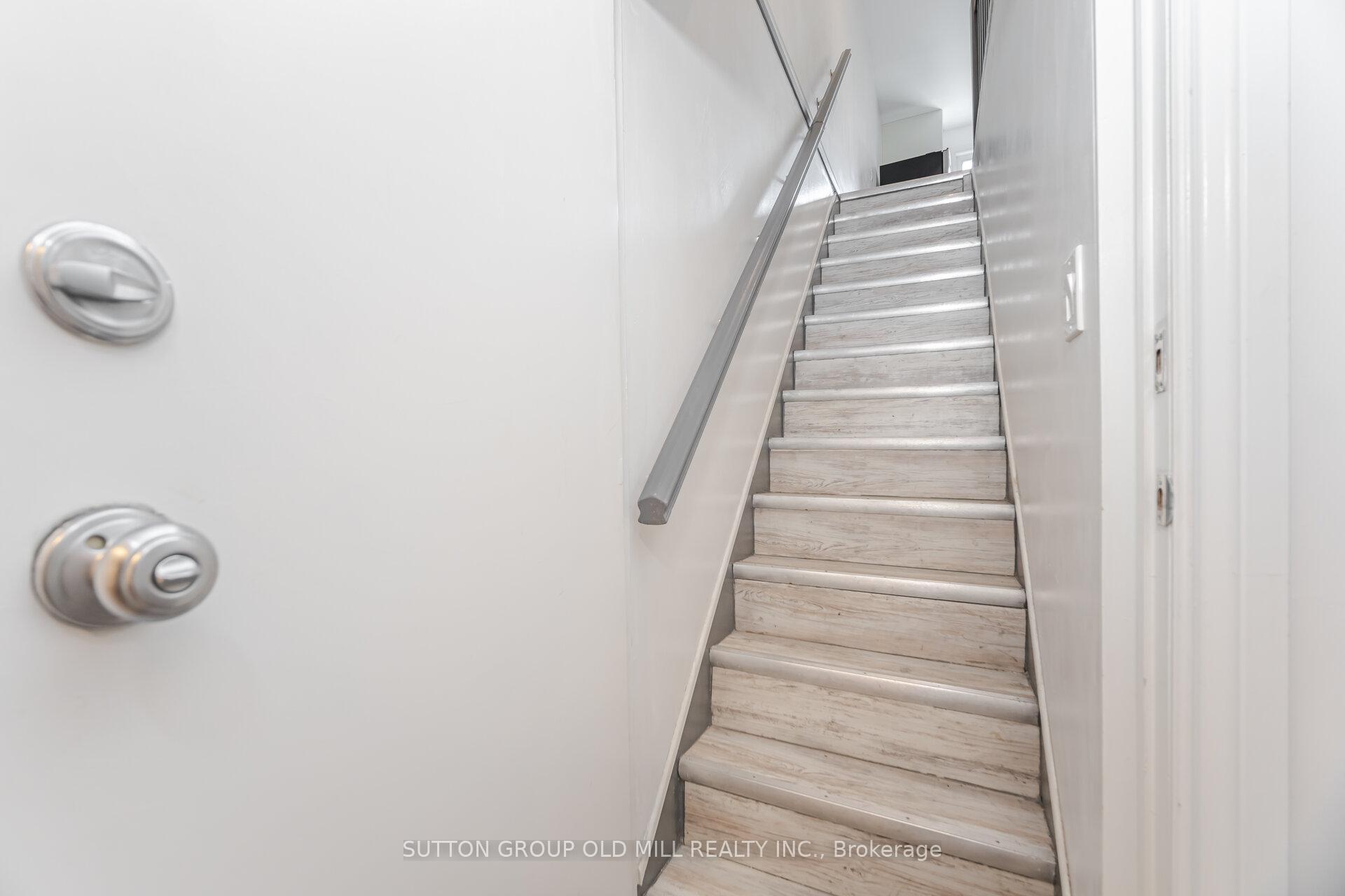 Photo 16 of 1995 Gerrard Street E, Toronto, East End-Danforth — HOMEH