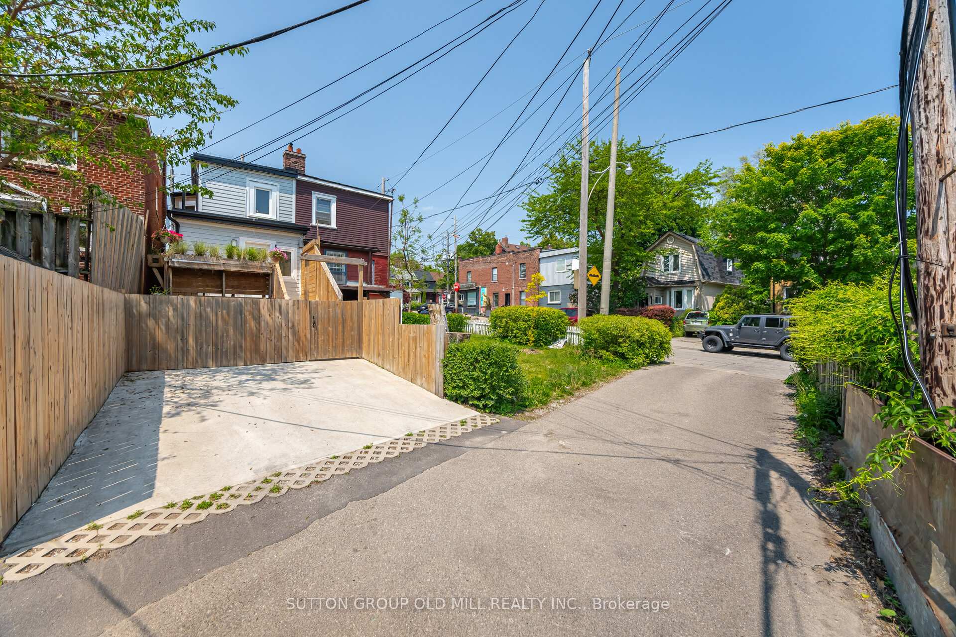 Photo 40 of 1995 Gerrard Street E, Toronto, East End-Danforth — HOMEH