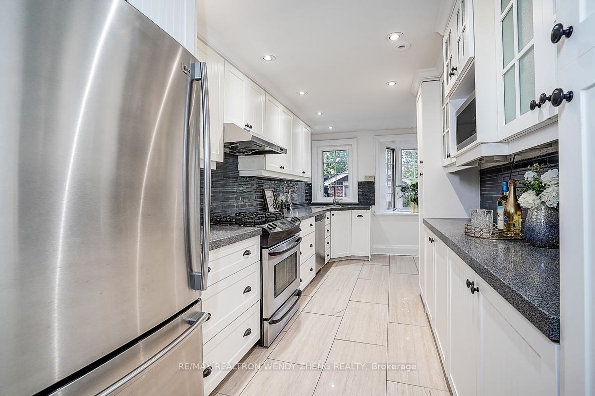 Photo 11 of 42 Willowbank Boulevard, Toronto, Yonge-Eglinton — HOMEH