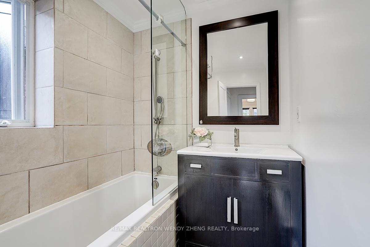 Photo 28 of 42 Willowbank Boulevard, Toronto, Yonge-Eglinton — HOMEH