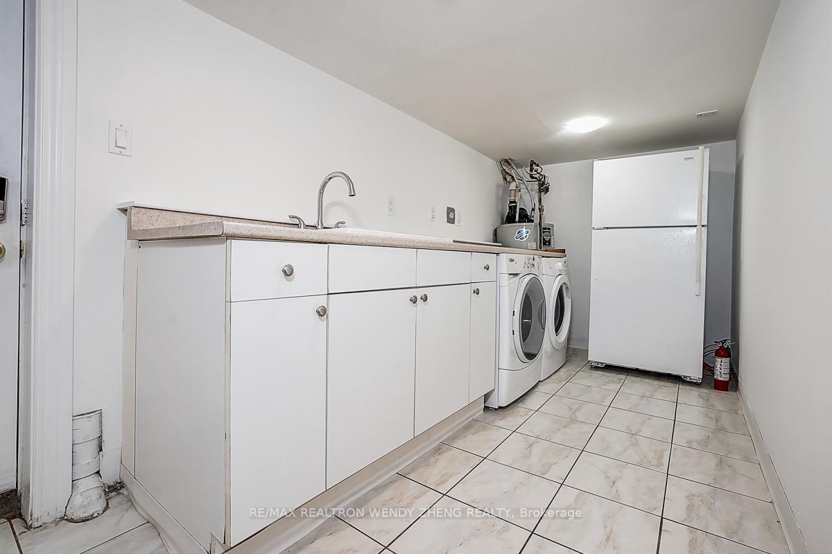 Photo 31 of 42 Willowbank Boulevard, Toronto, Yonge-Eglinton — HOMEH