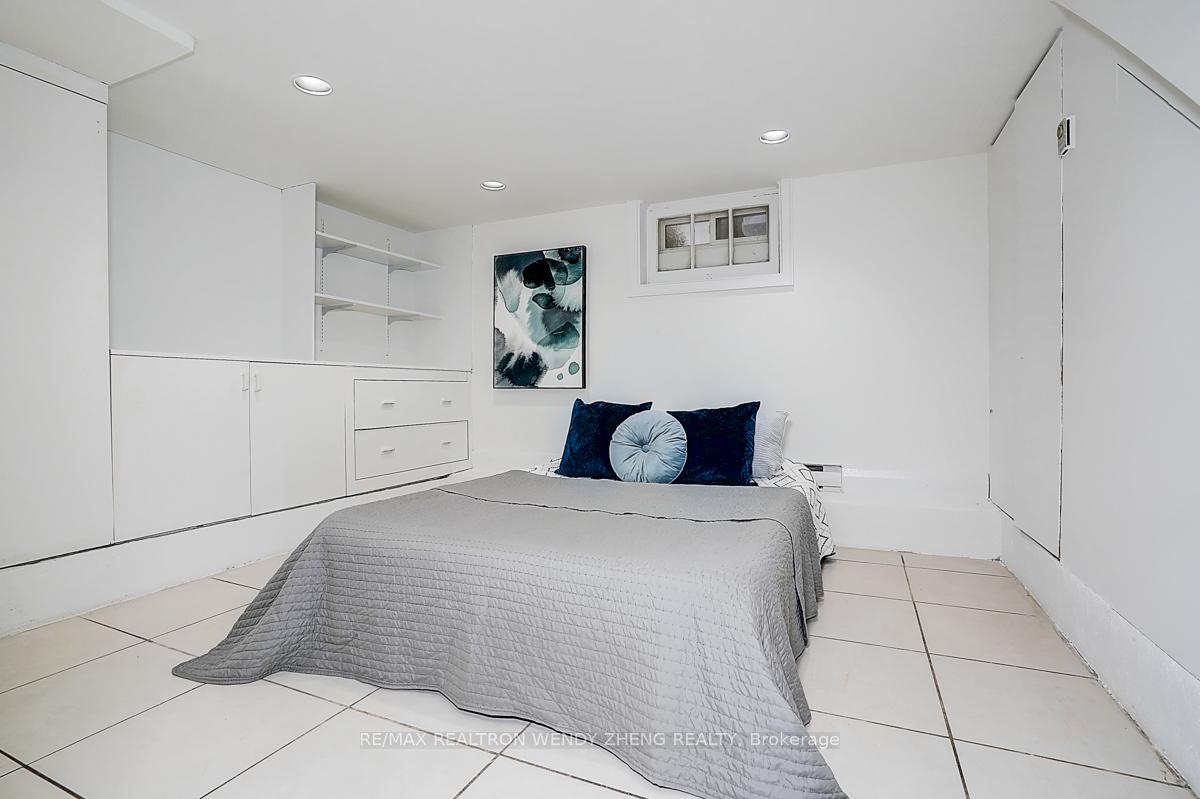 Photo 33 of 42 Willowbank Boulevard, Toronto, Yonge-Eglinton — HOMEH
