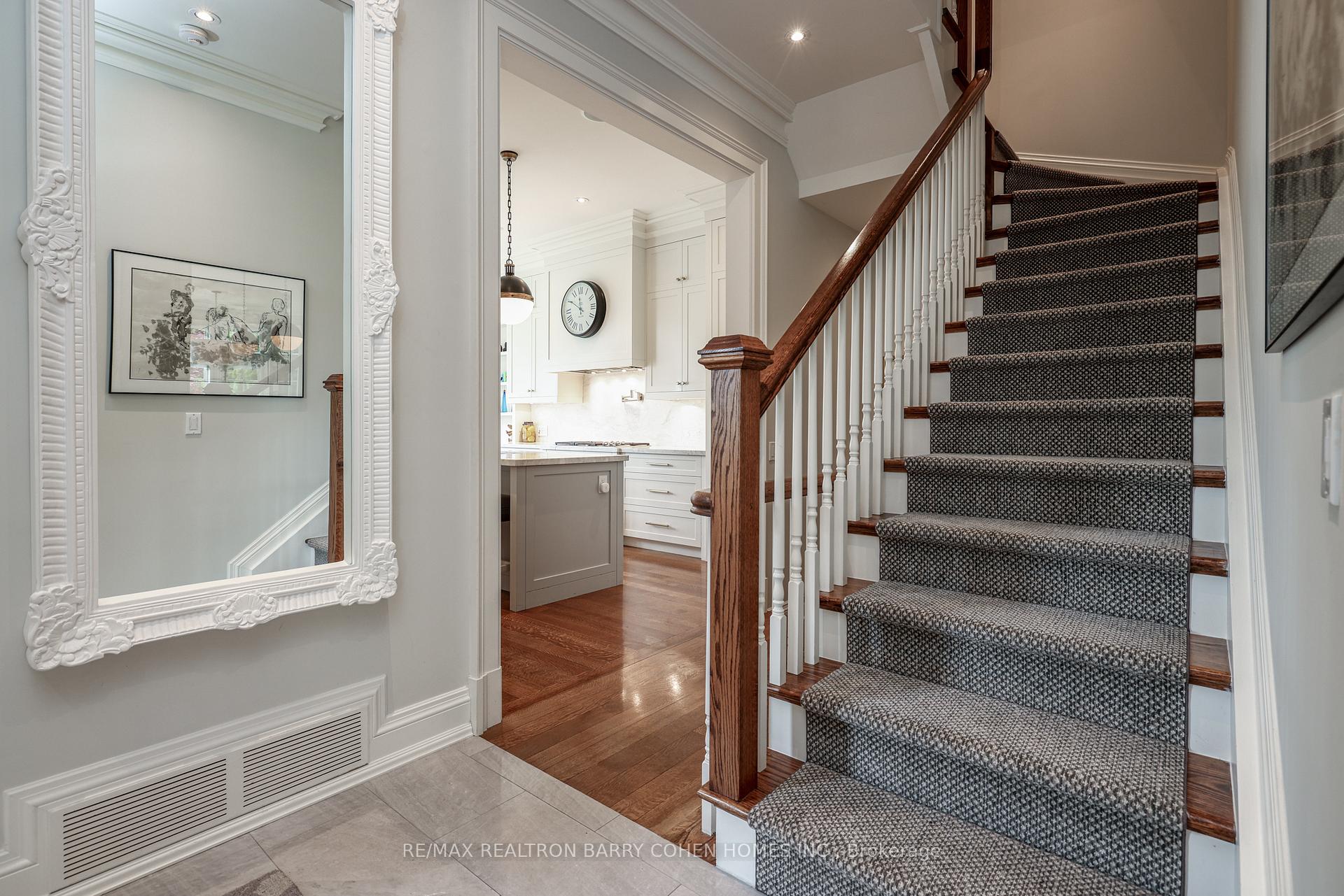 Photo 19 of 34 Poplar Plains Road, Toronto, Casa Loma — HOMEH