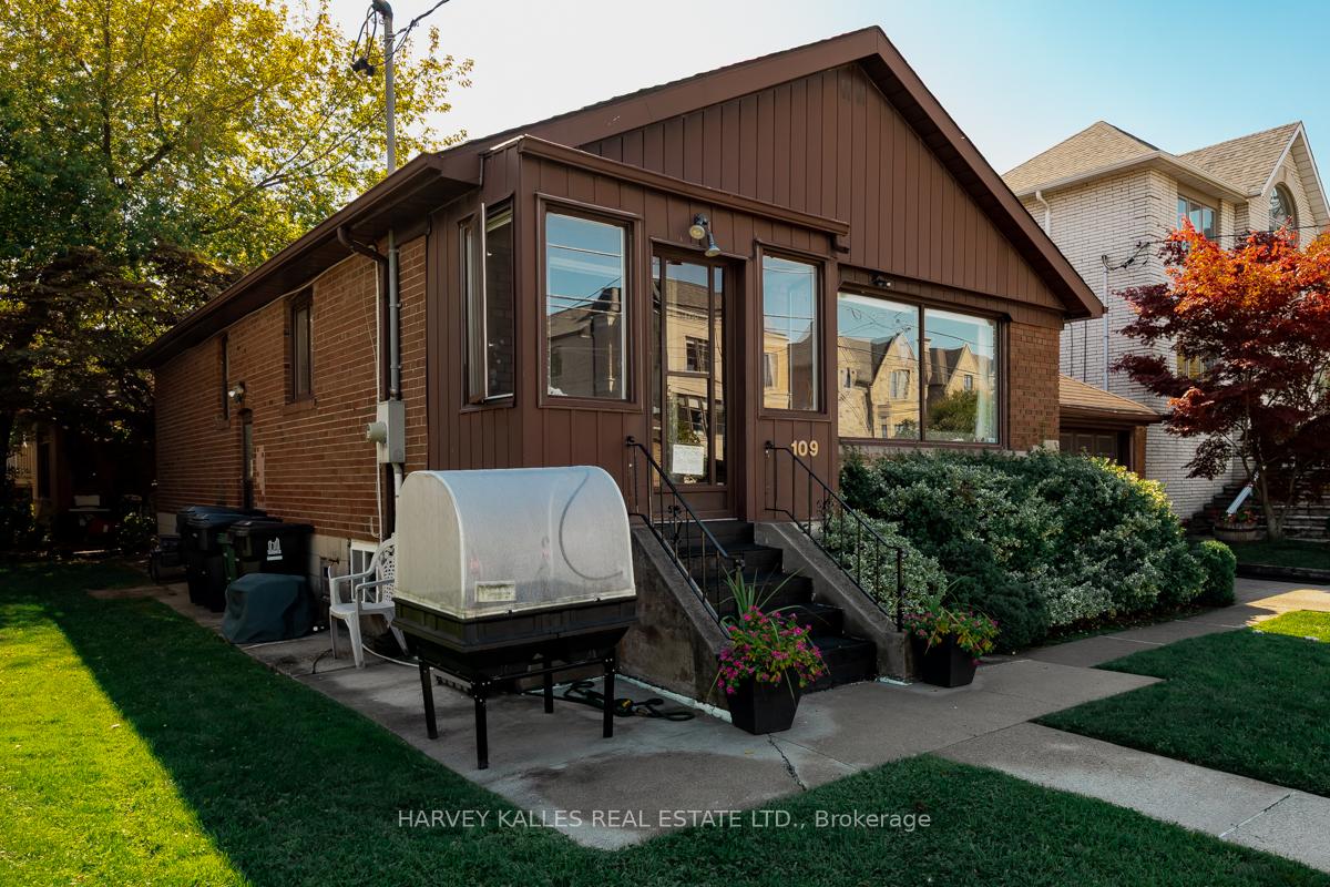 Photo 3 of 109 Frontenac Avenue, Toronto, Bedford Park-Nortown — HOMEH
