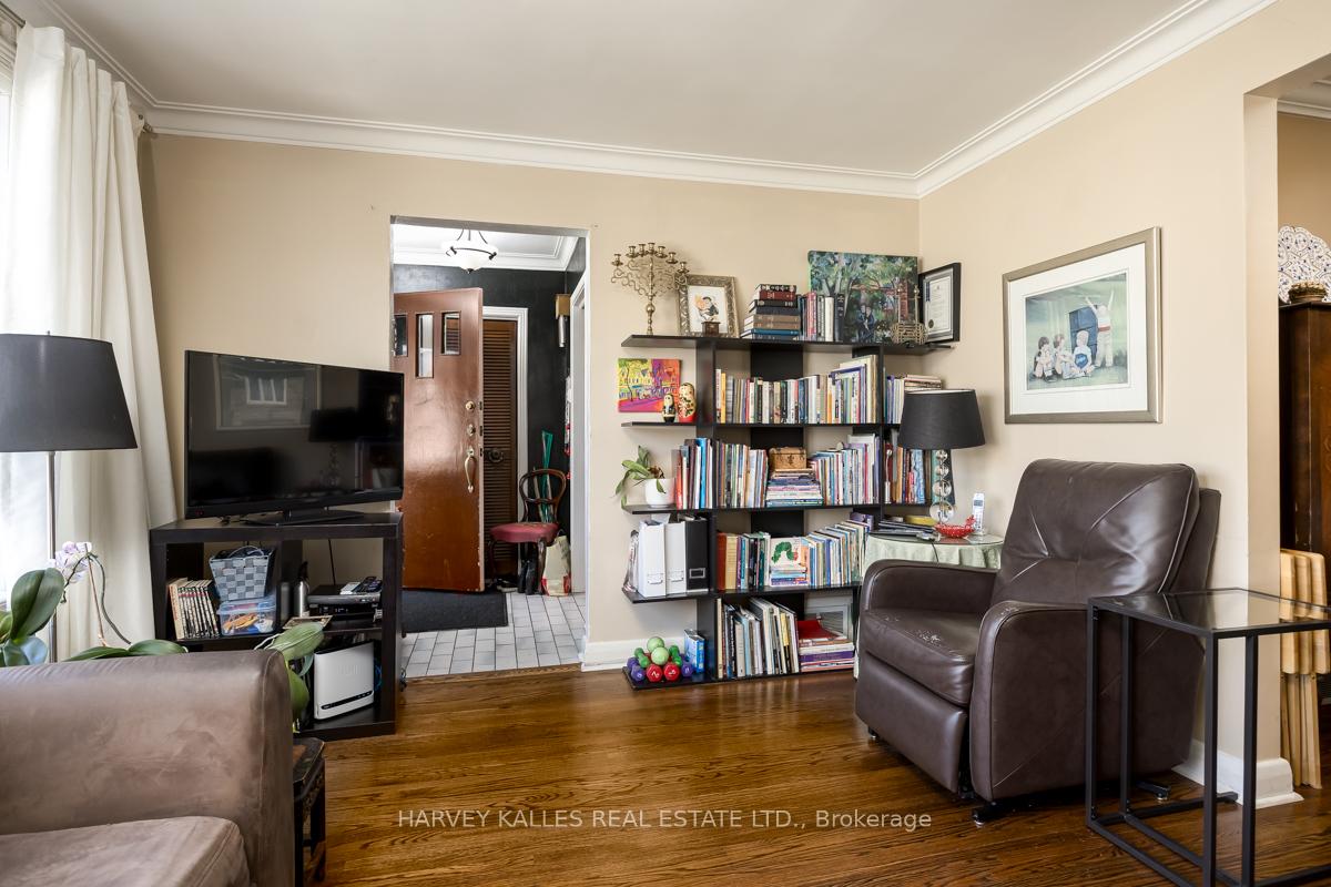 Photo 8 of 109 Frontenac Avenue, Toronto, Bedford Park-Nortown — HOMEH