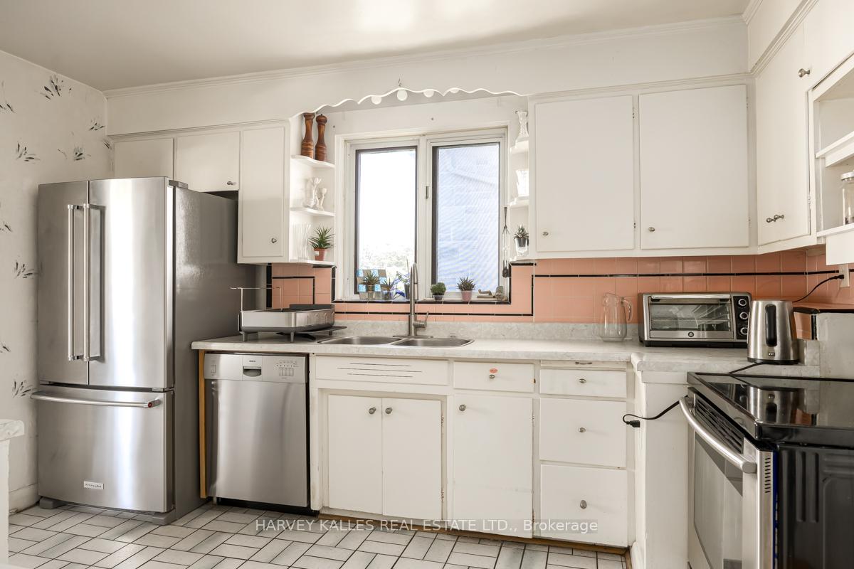 Photo 11 of 109 Frontenac Avenue, Toronto, Bedford Park-Nortown — HOMEH