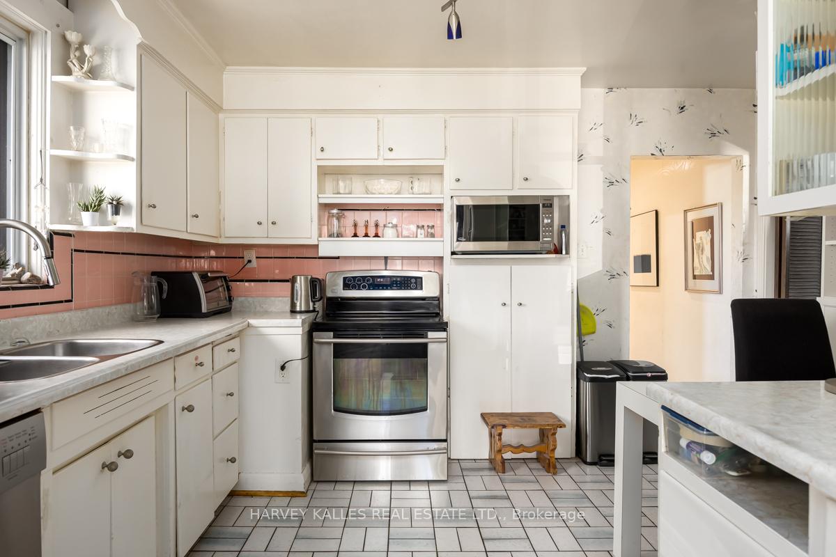 Photo 13 of 109 Frontenac Avenue, Toronto, Bedford Park-Nortown — HOMEH