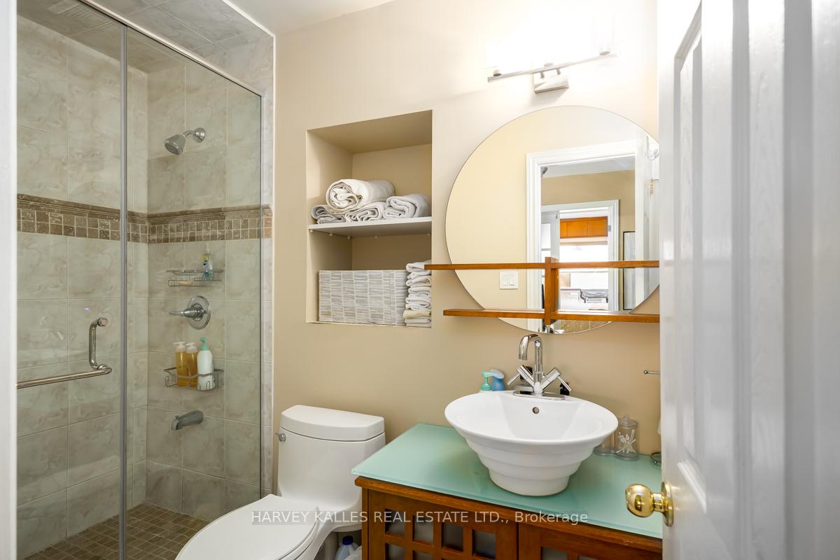 Photo 20 of 109 Frontenac Avenue, Toronto, Bedford Park-Nortown — HOMEH