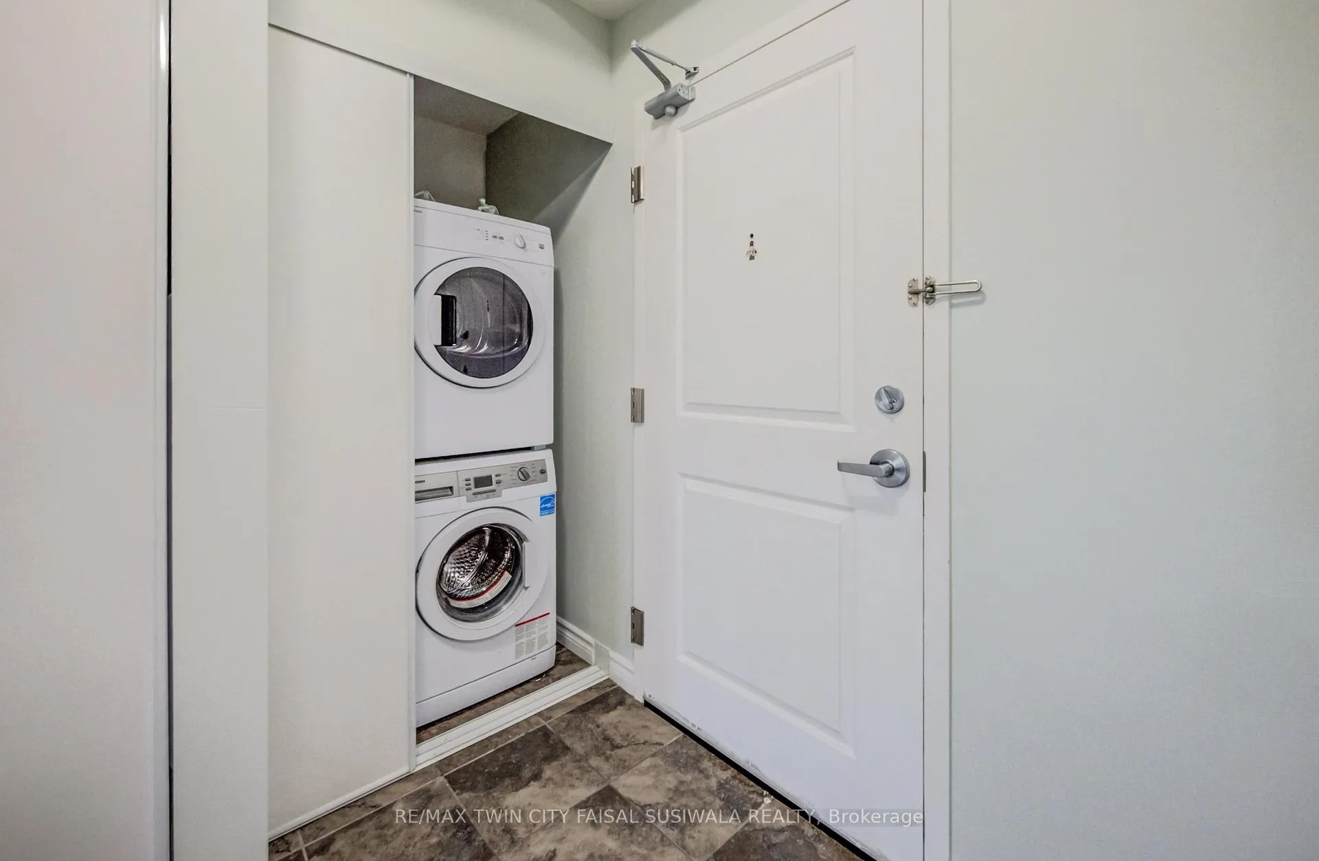 Photo 9 of Unit 306, 1284 Gordon Street, Guelph, Kortright East — HOMEH