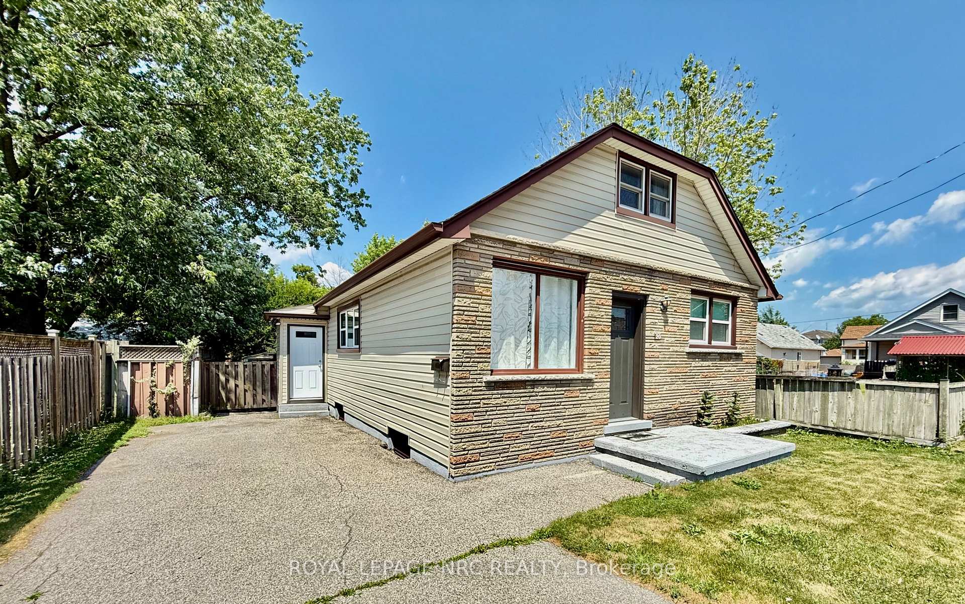 Photo 1 of 20 Richmond Street, Thorold, Thorold Downtown — HOMEH