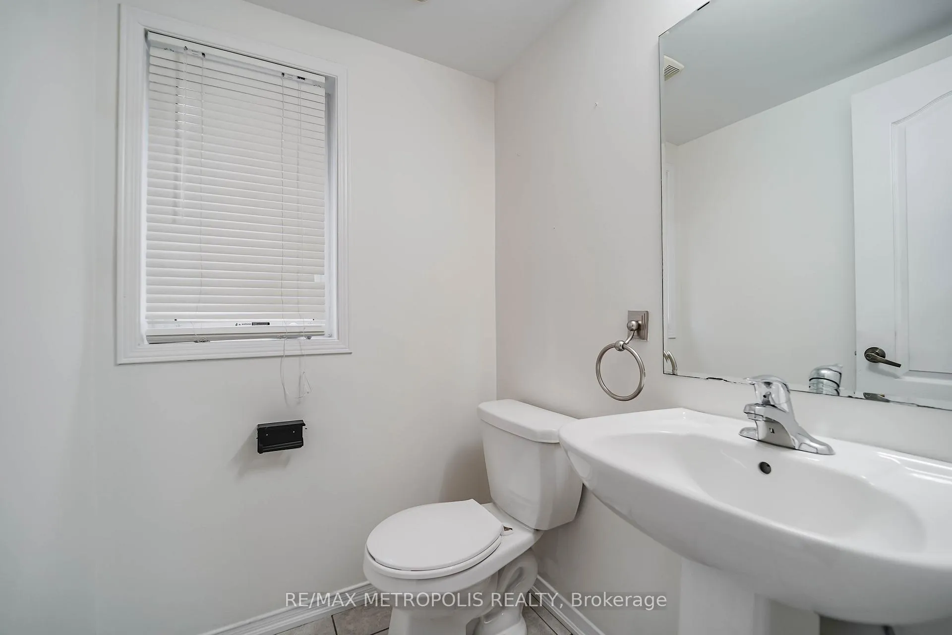 Photo 14 of 896 Audley Road N, Ajax, Central East — HOMEH