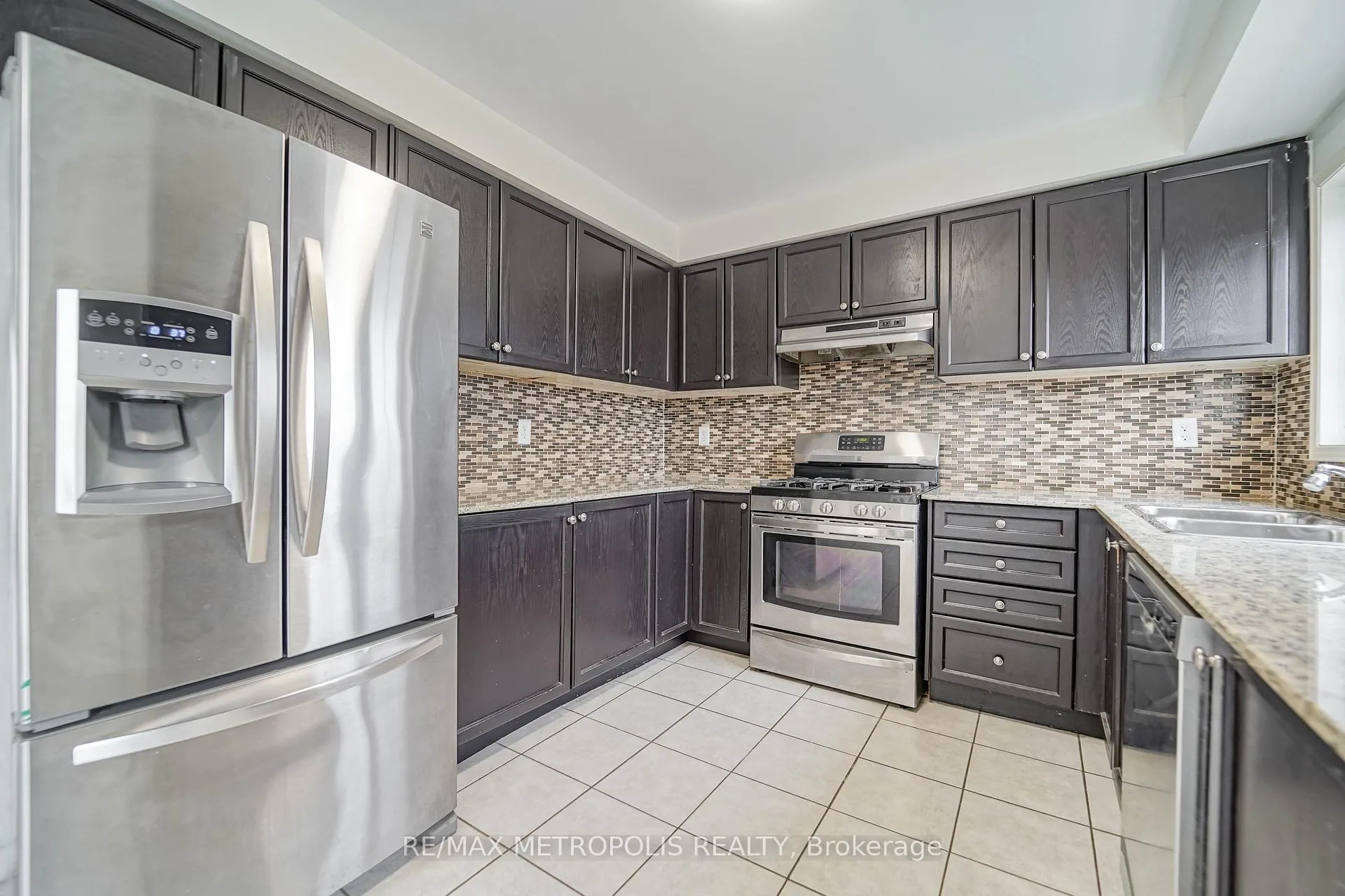 Photo 22 of 896 Audley Road N, Ajax, Central East — HOMEH