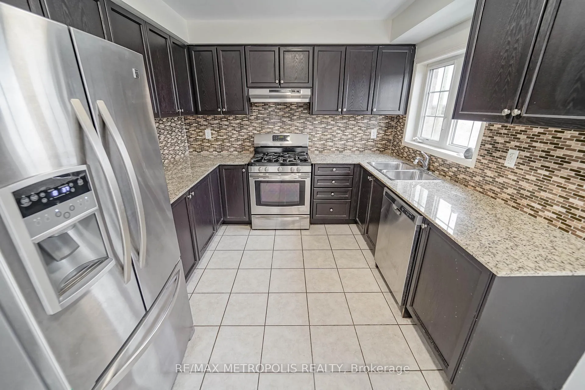 Photo 23 of 896 Audley Road N, Ajax, Central East — HOMEH