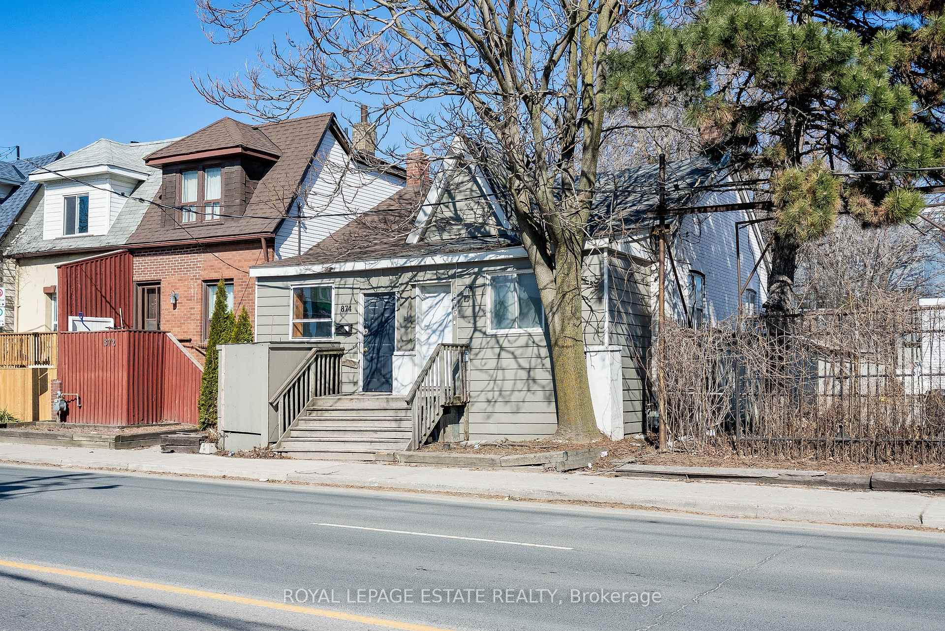 Photo 3 of 874 Eastern Avenue, Toronto, Greenwood-Coxwell — HOMEH