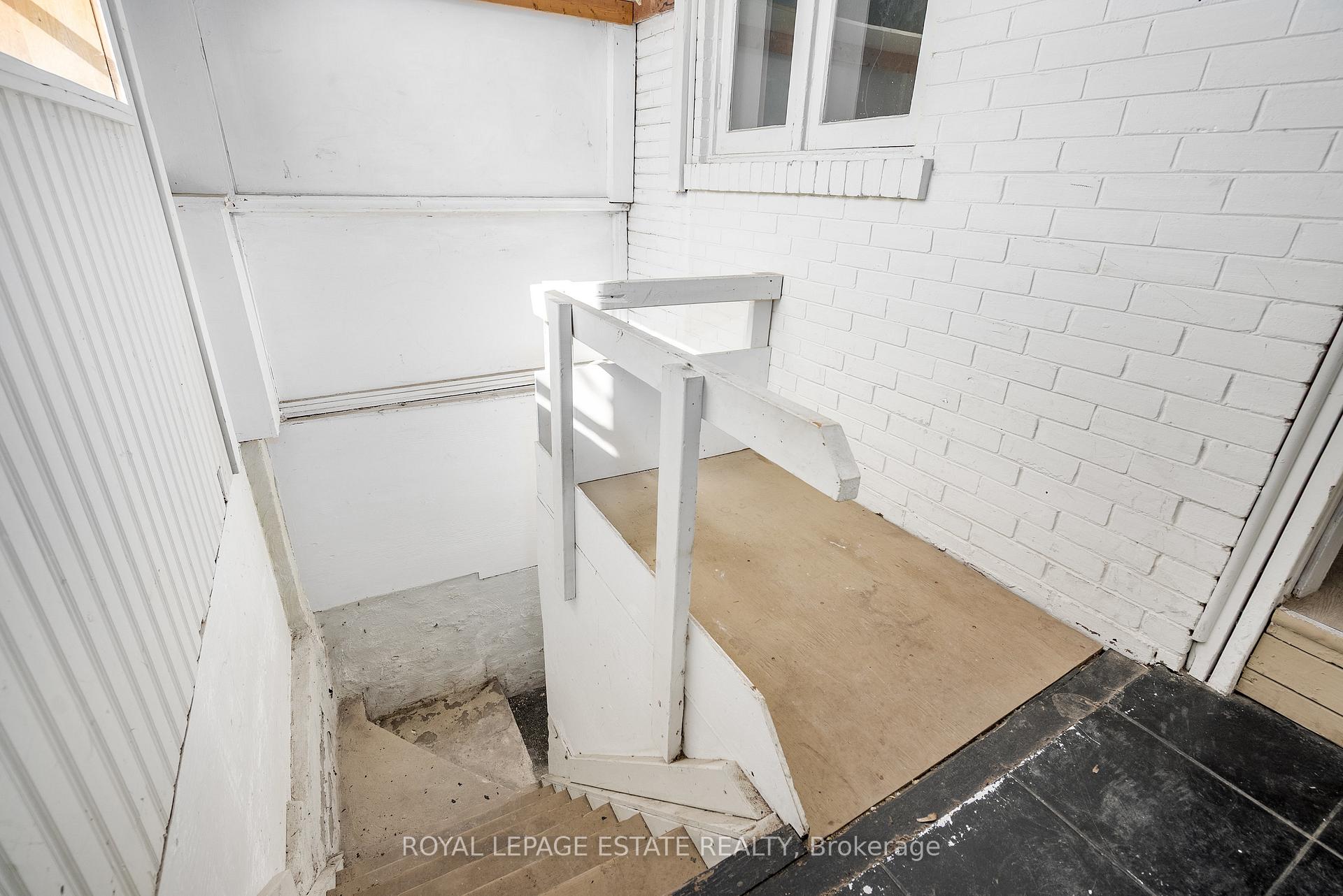 Photo 5 of 874 Eastern Avenue, Toronto, Greenwood-Coxwell — HOMEH