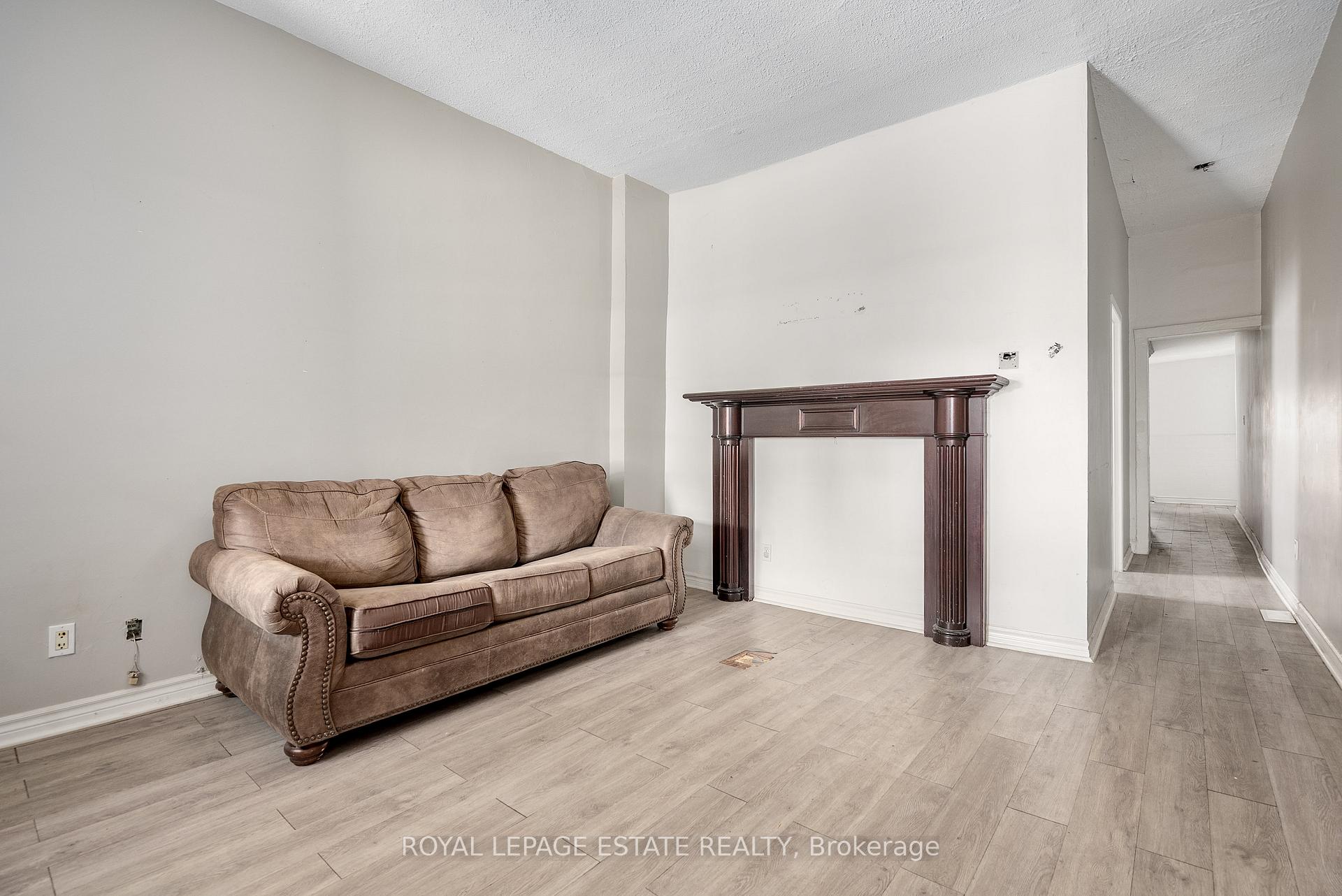 Photo 6 of 874 Eastern Avenue, Toronto, Greenwood-Coxwell — HOMEH