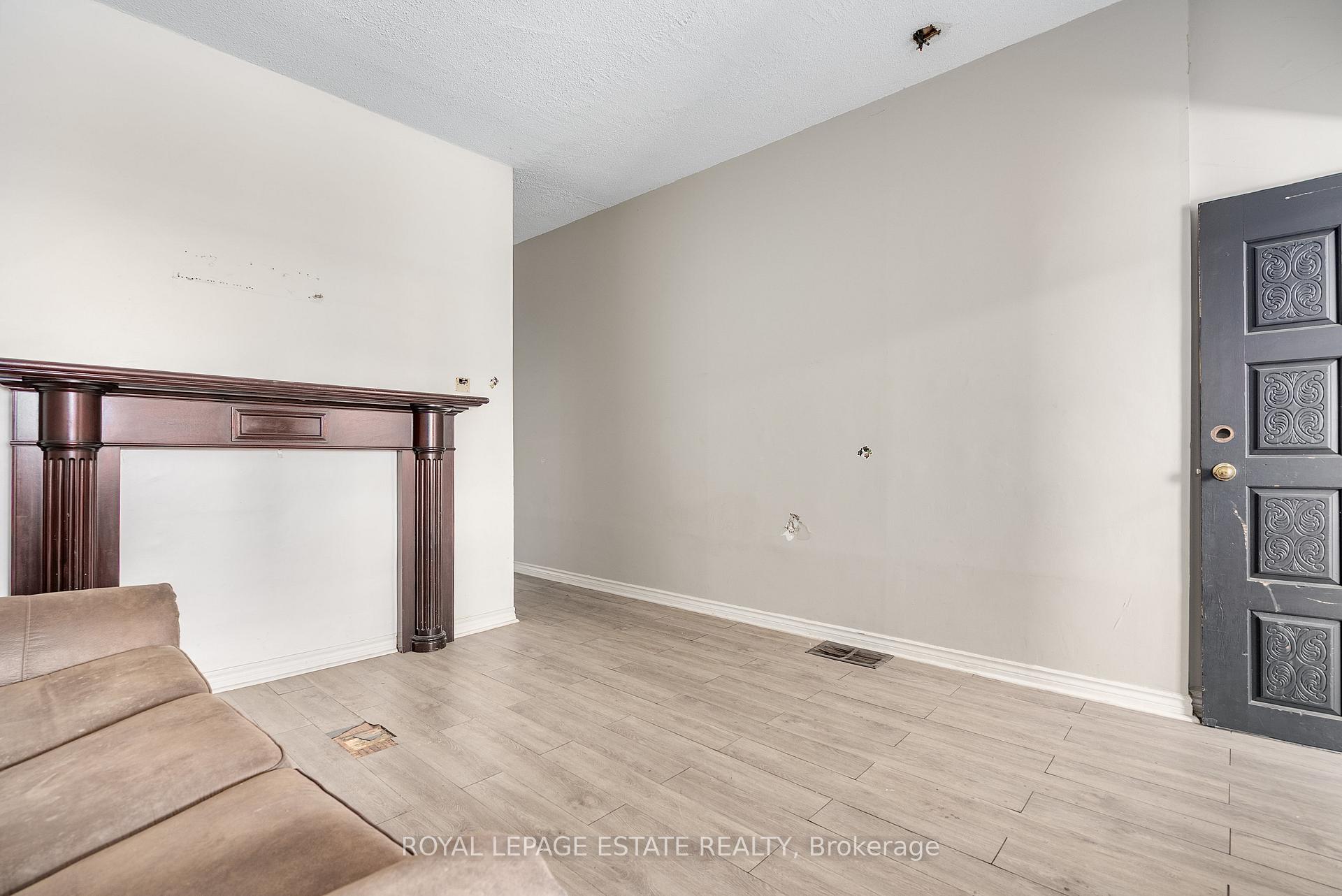 Photo 7 of 874 Eastern Avenue, Toronto, Greenwood-Coxwell — HOMEH