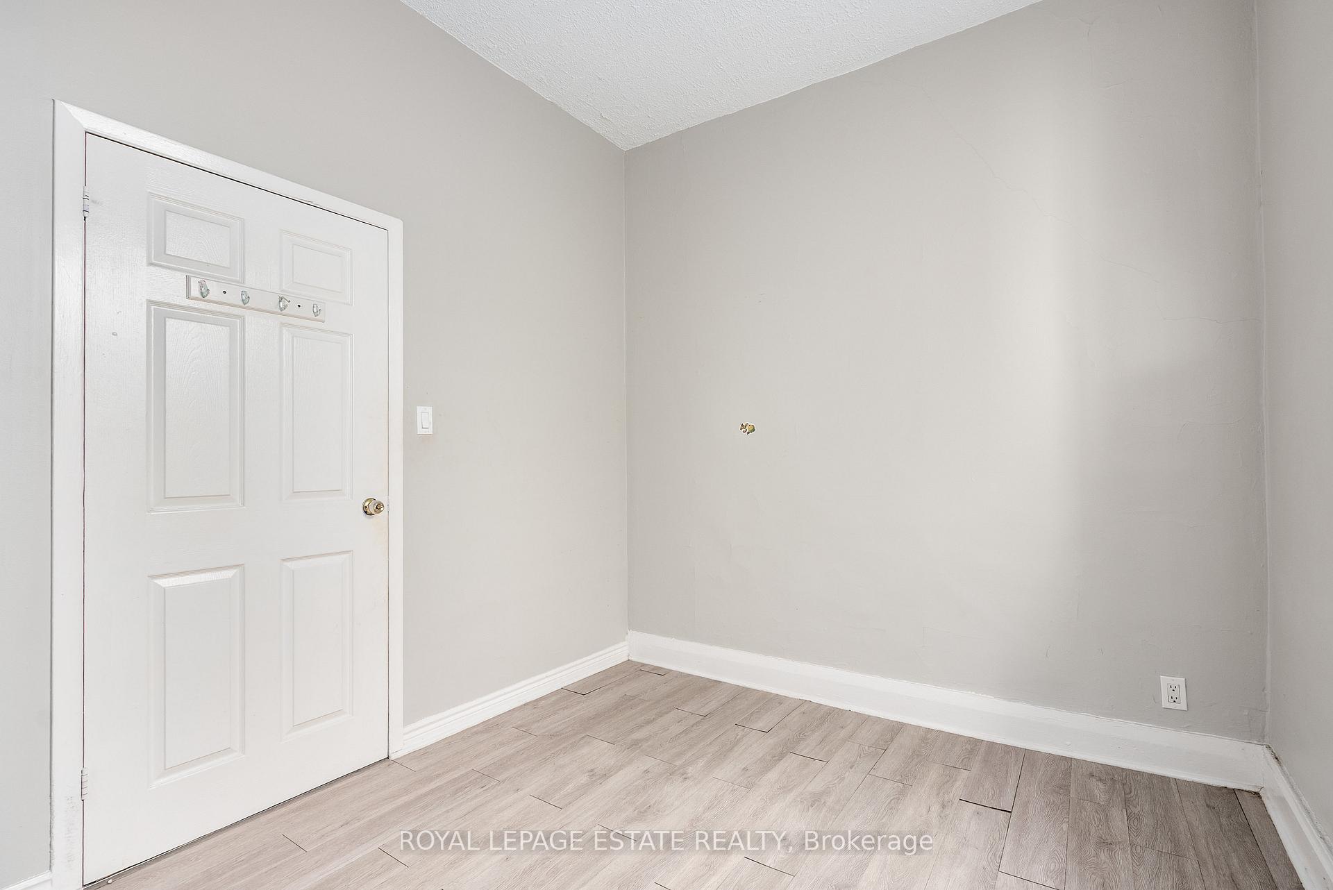 Photo 11 of 874 Eastern Avenue, Toronto, Greenwood-Coxwell — HOMEH
