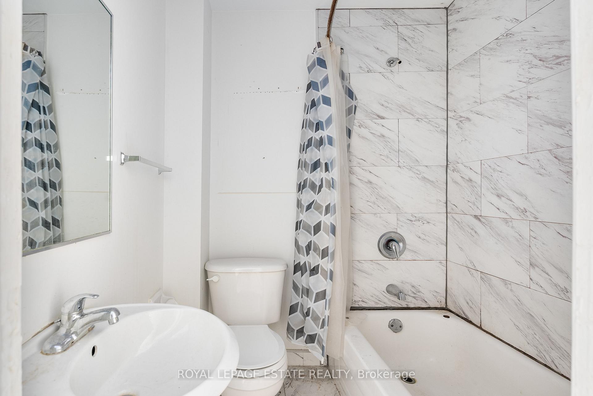 Photo 12 of 874 Eastern Avenue, Toronto, Greenwood-Coxwell — HOMEH
