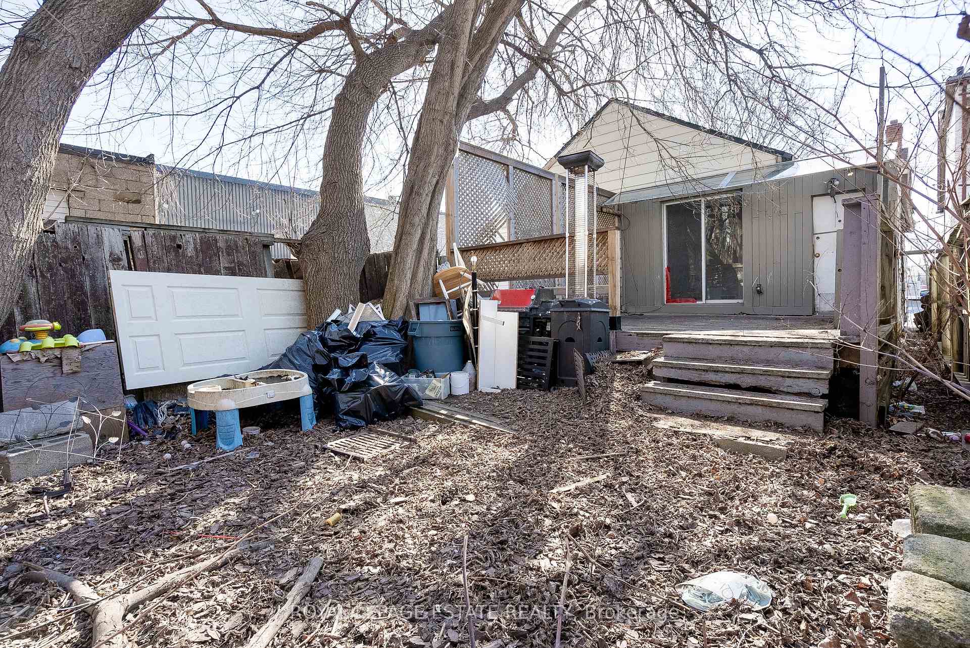 Photo 35 of 874 Eastern Avenue, Toronto, Greenwood-Coxwell — HOMEH