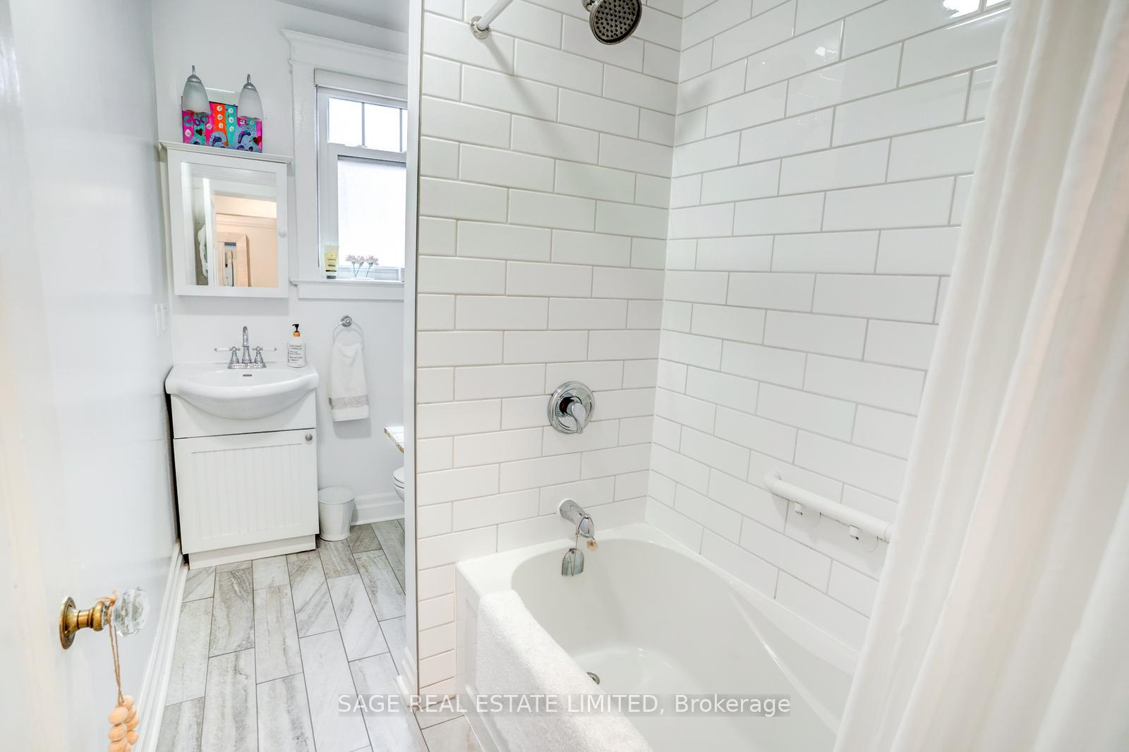 Photo 26 of Unit 7, 3 Lonsdale Road, Toronto, Yonge-St. Clair — HOMEH