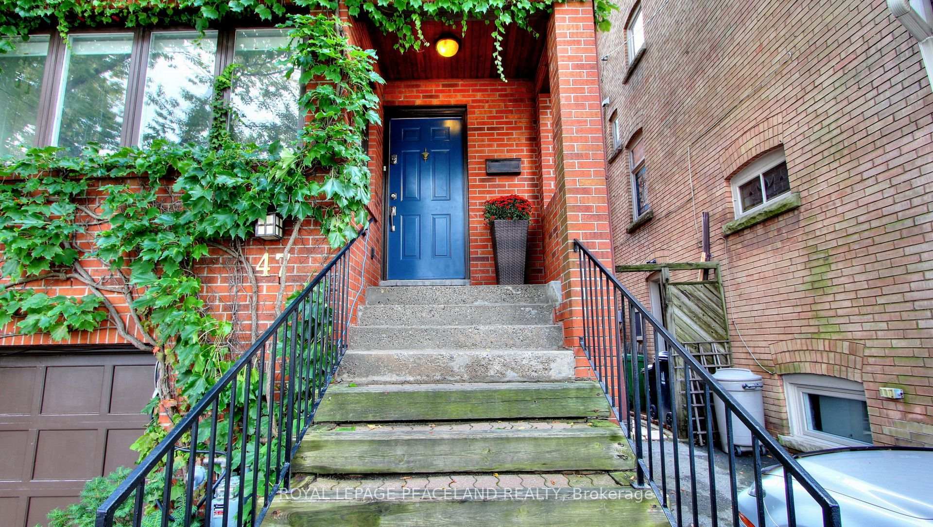 Photo 2 of 47 Melgund Road, Toronto, Casa Loma — HOMEH