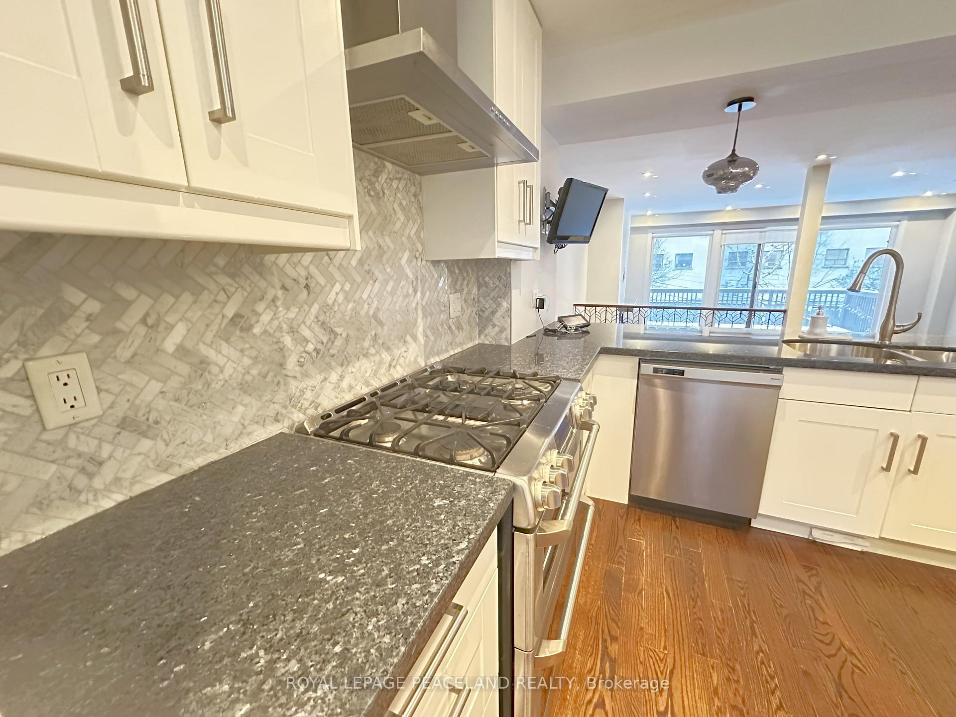 Photo 19 of 47 Melgund Road, Toronto, Casa Loma — HOMEH