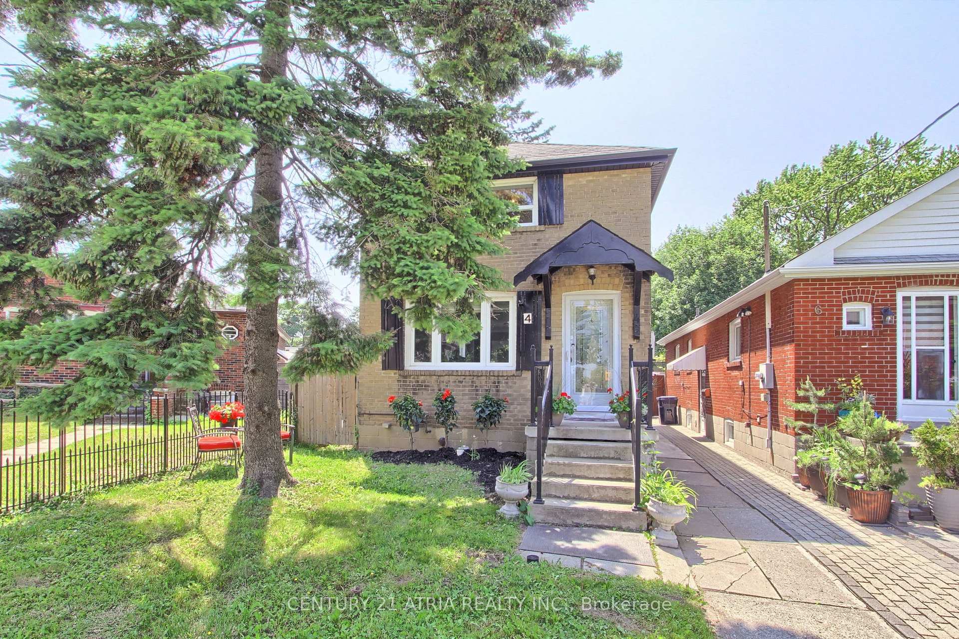 Photo 3 of 4 Bryant Avenue, Toronto, Crescent Town — HOMEH