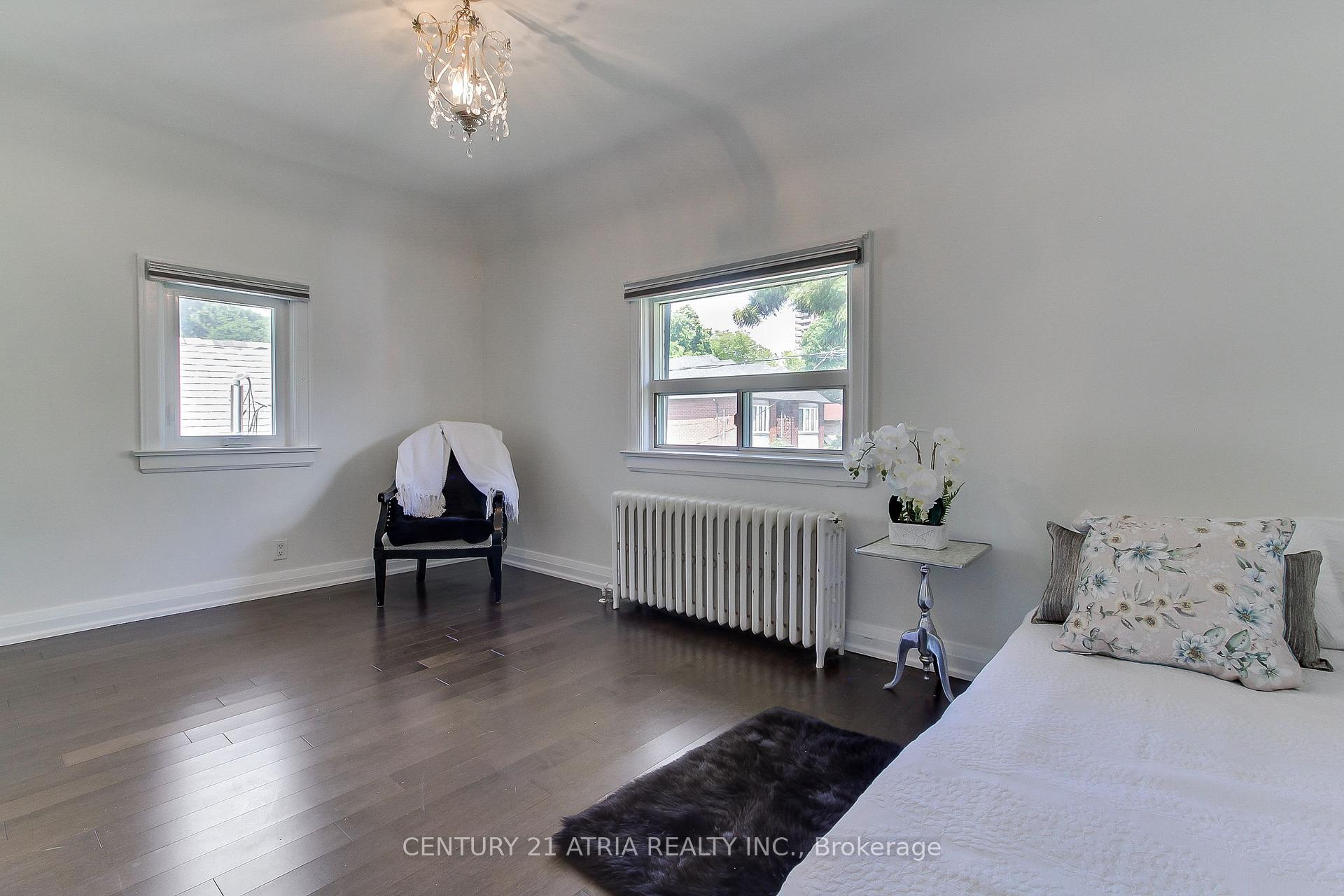Photo 24 of 4 Bryant Avenue, Toronto, Crescent Town — HOMEH