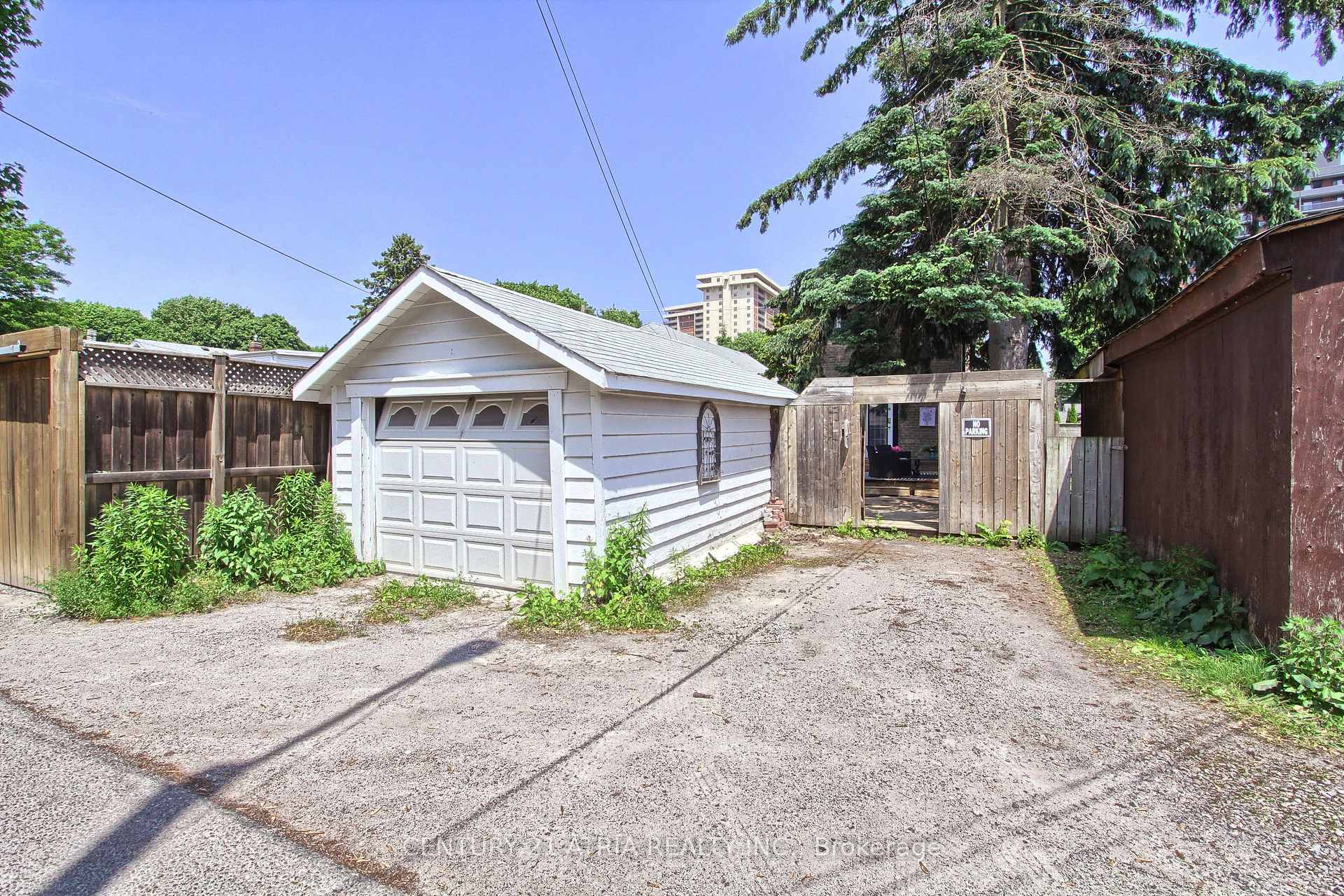 Photo 31 of 4 Bryant Avenue, Toronto, Crescent Town — HOMEH