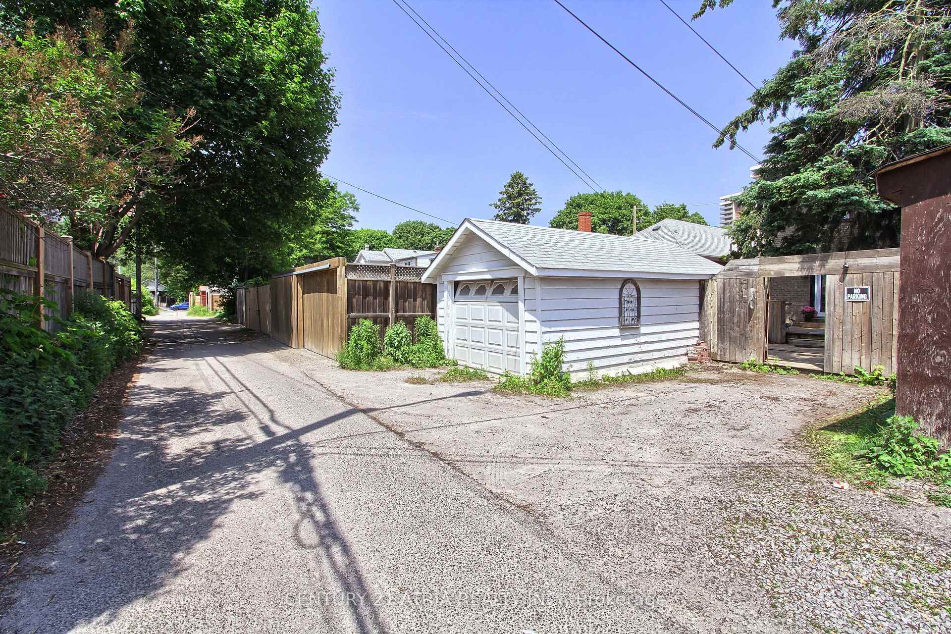 Photo 32 of 4 Bryant Avenue, Toronto, Crescent Town — HOMEH