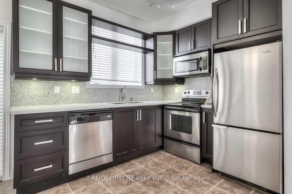 Photo 3 of 557 Shuter Street, Toronto, Regent Park — HOMEH