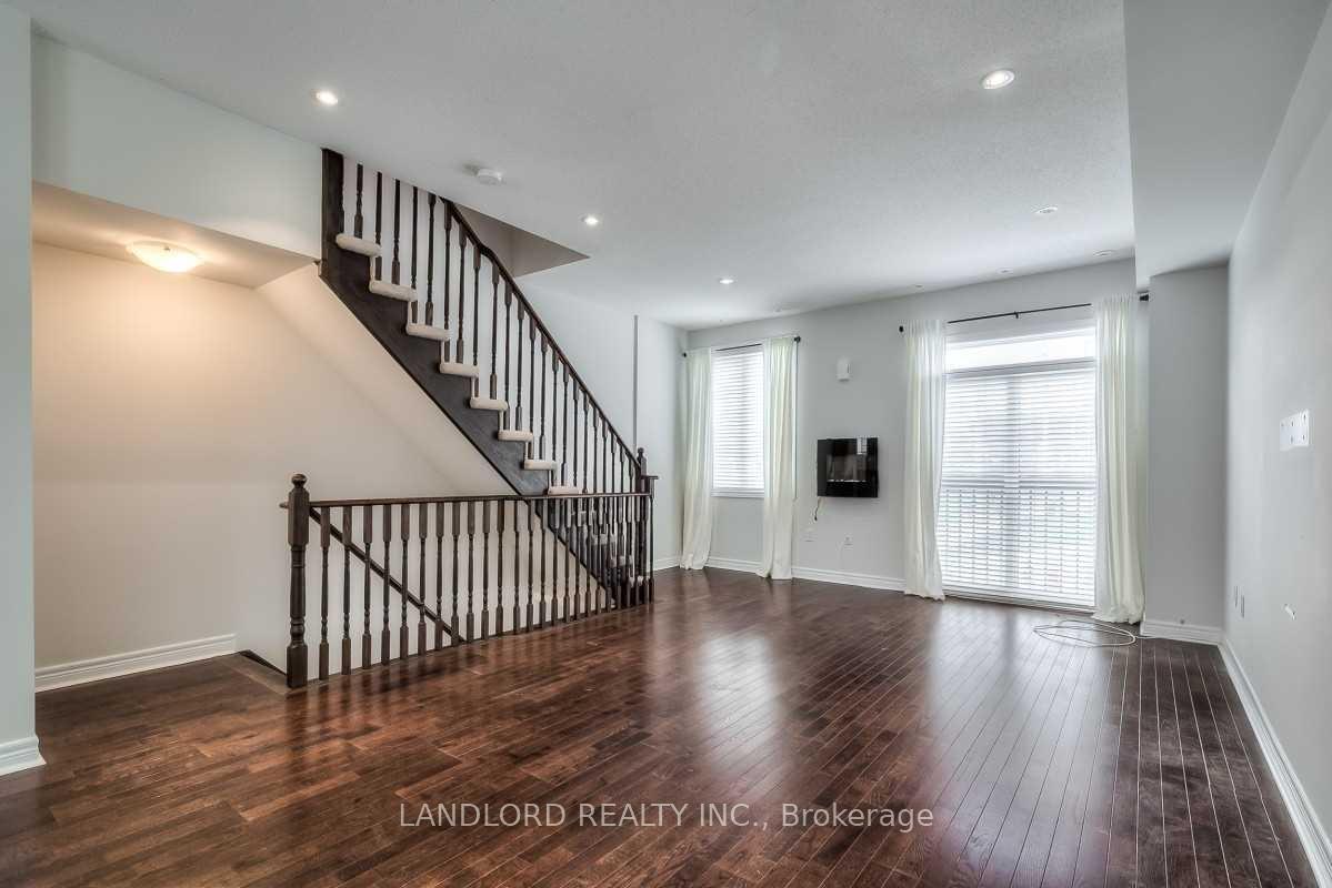 Photo 5 of 557 Shuter Street, Toronto, Regent Park — HOMEH
