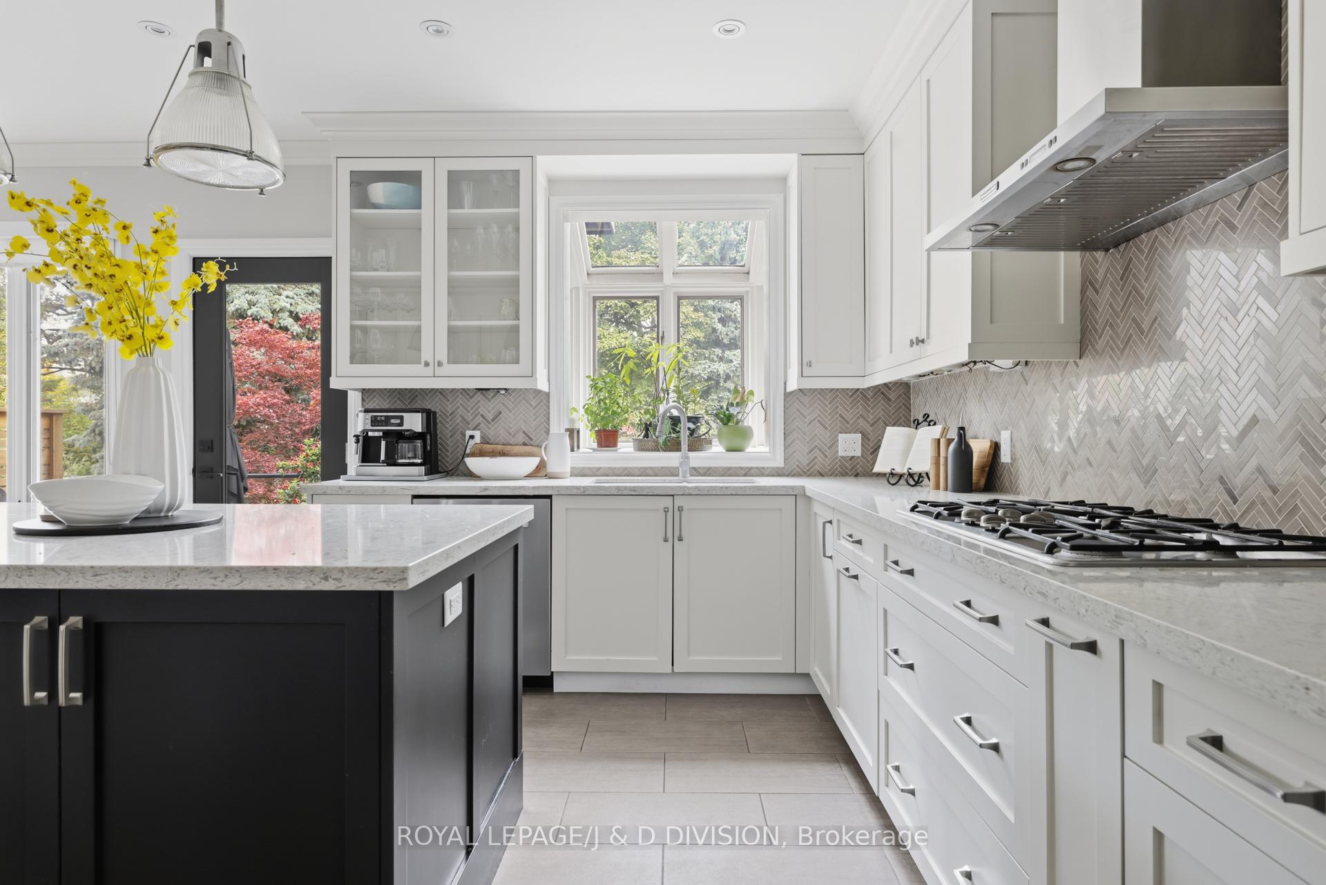 Photo 10 of 198 Glenview Avenue, Toronto, Lawrence Park South — HOMEH