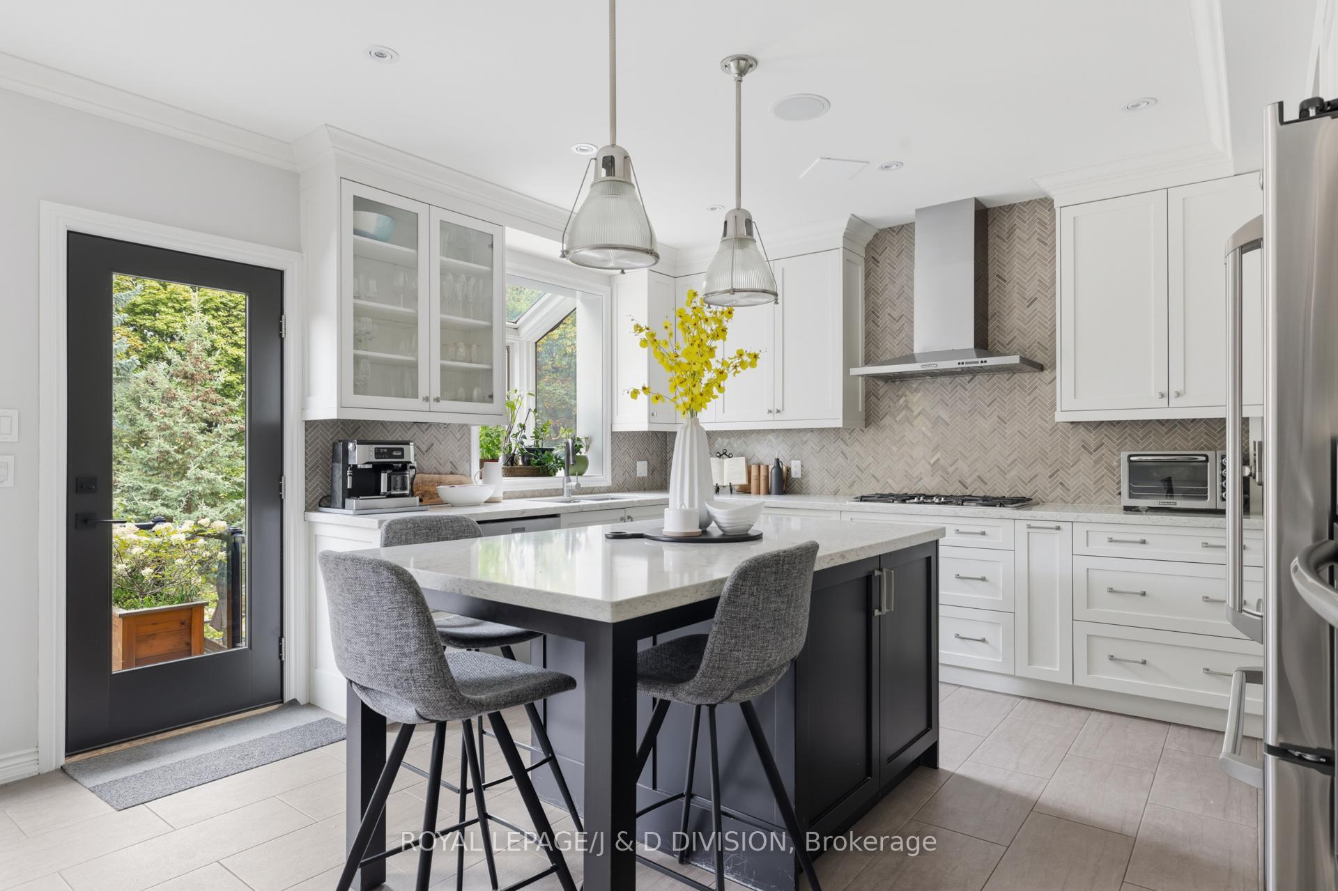 Photo 11 of 198 Glenview Avenue, Toronto, Lawrence Park South — HOMEH