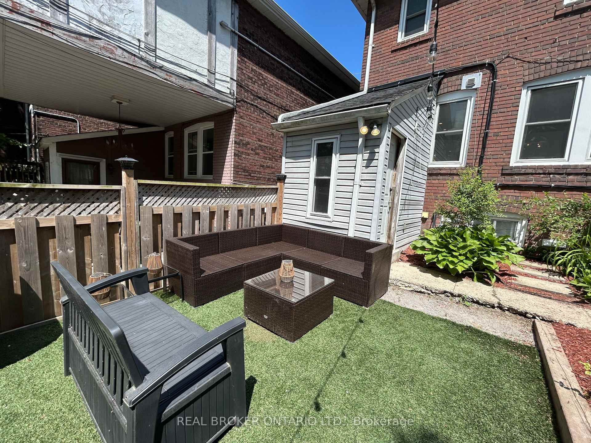 Photo 12 of Unit Basement, 2009 Gerrard Street E, Toronto, The Beaches — HOMEH