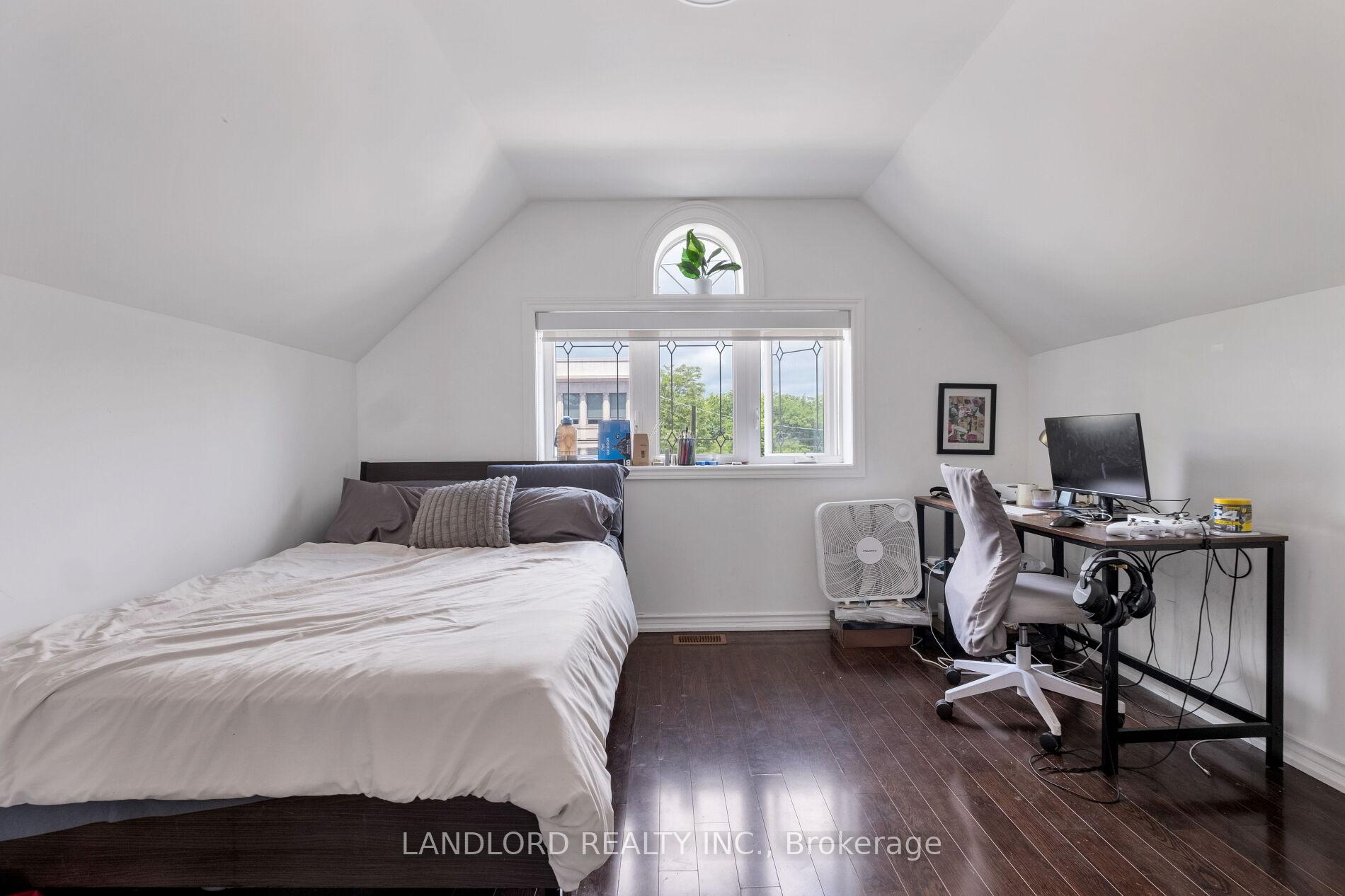 Photo 23 of 1111 Gerrard Street E, Toronto, South Riverdale — HOMEH