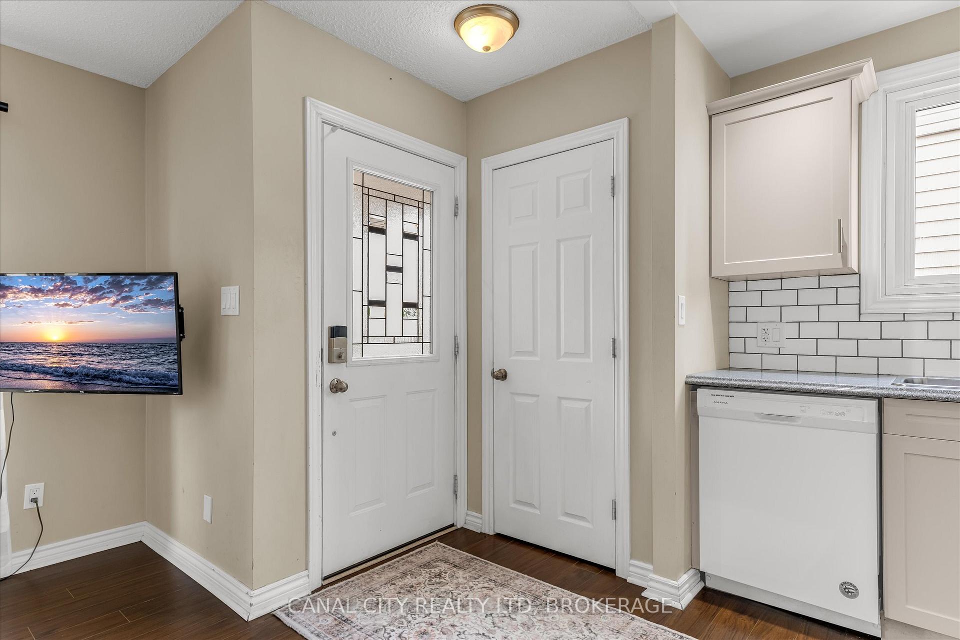 Photo 5 of 10 Baldwin Circle, Thorold, Confederation Heights — HOMEH