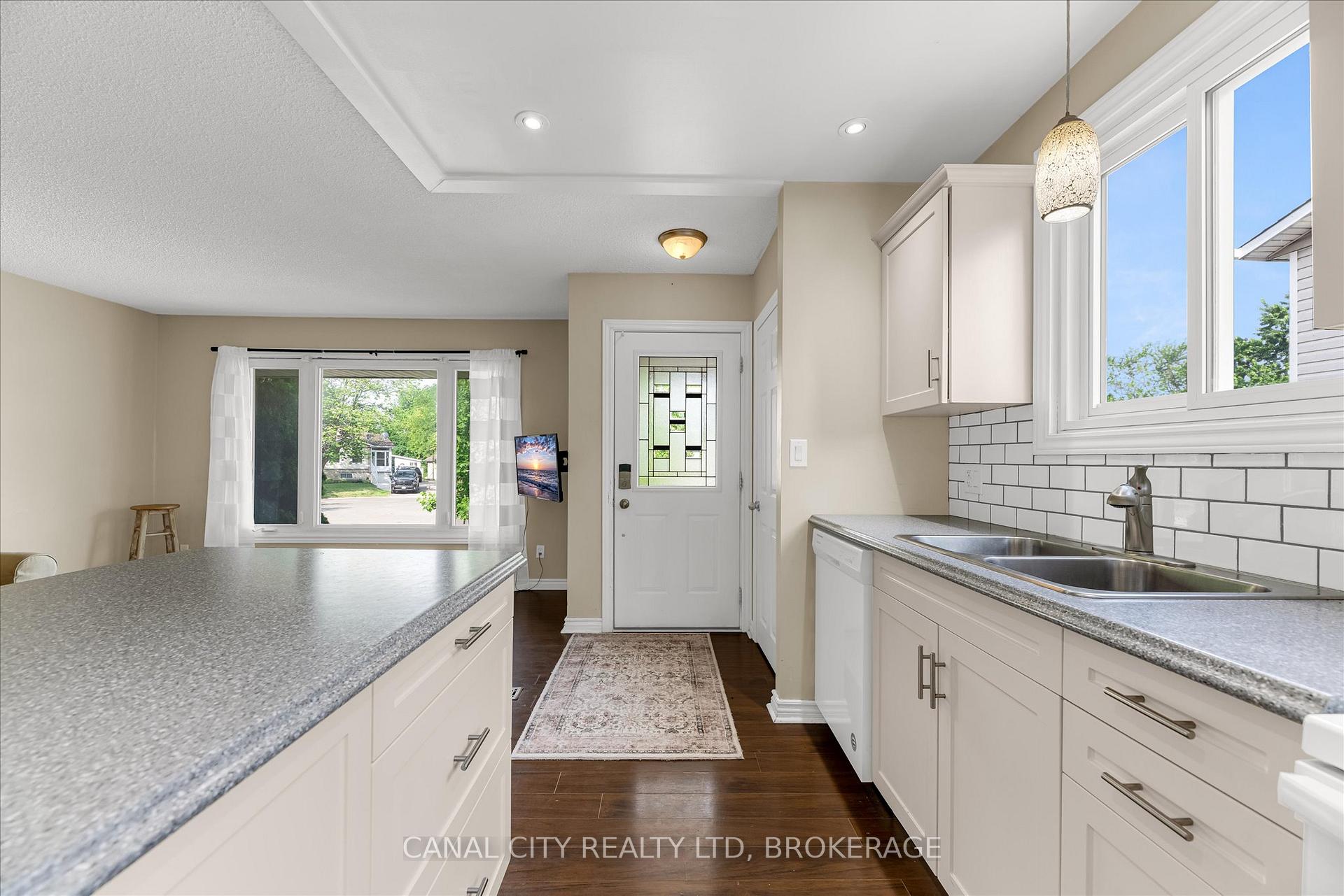 Photo 6 of 10 Baldwin Circle, Thorold, Confederation Heights — HOMEH