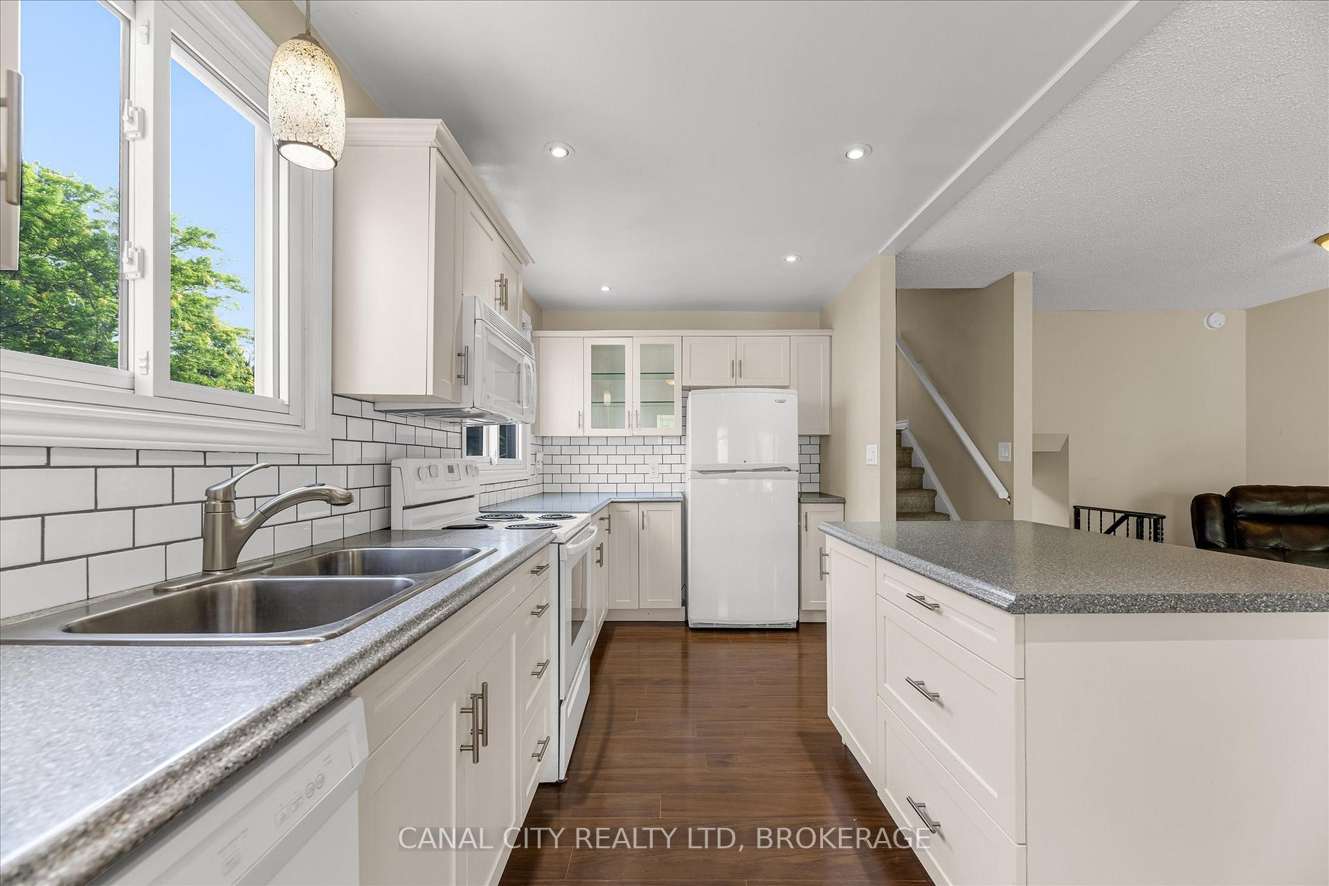 Photo 7 of 10 Baldwin Circle, Thorold, Confederation Heights — HOMEH