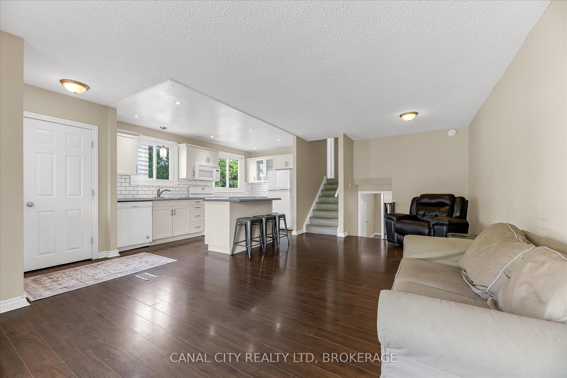 Photo 8 of 10 Baldwin Circle, Thorold, Confederation Heights — HOMEH