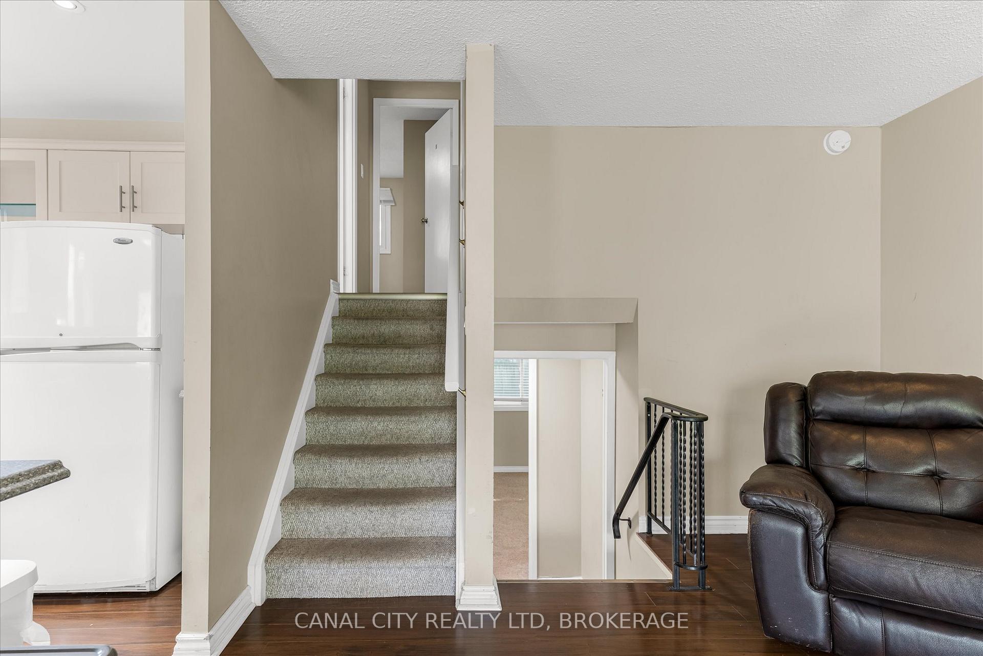 Photo 12 of 10 Baldwin Circle, Thorold, Confederation Heights — HOMEH