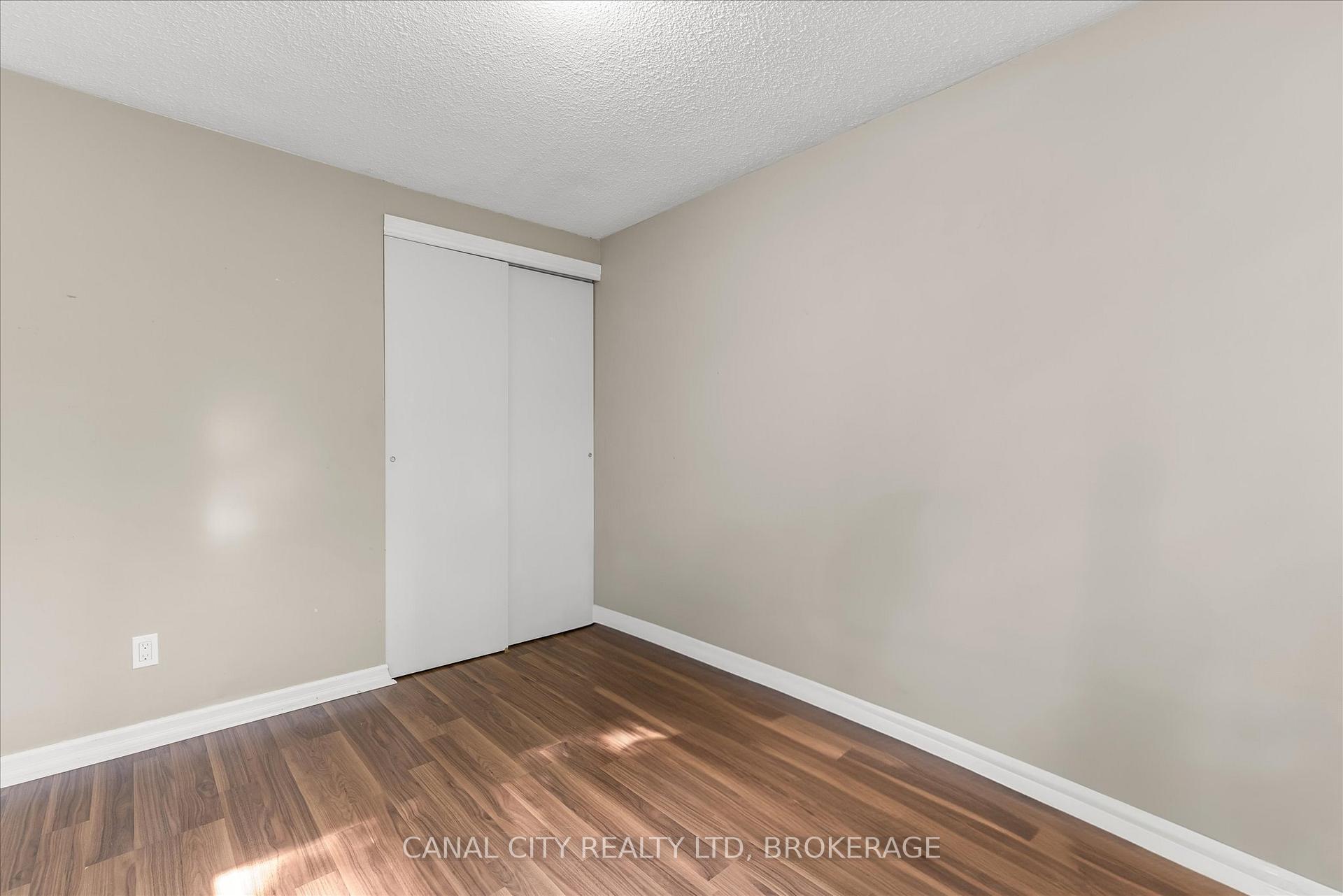 Photo 16 of 10 Baldwin Circle, Thorold, Confederation Heights — HOMEH