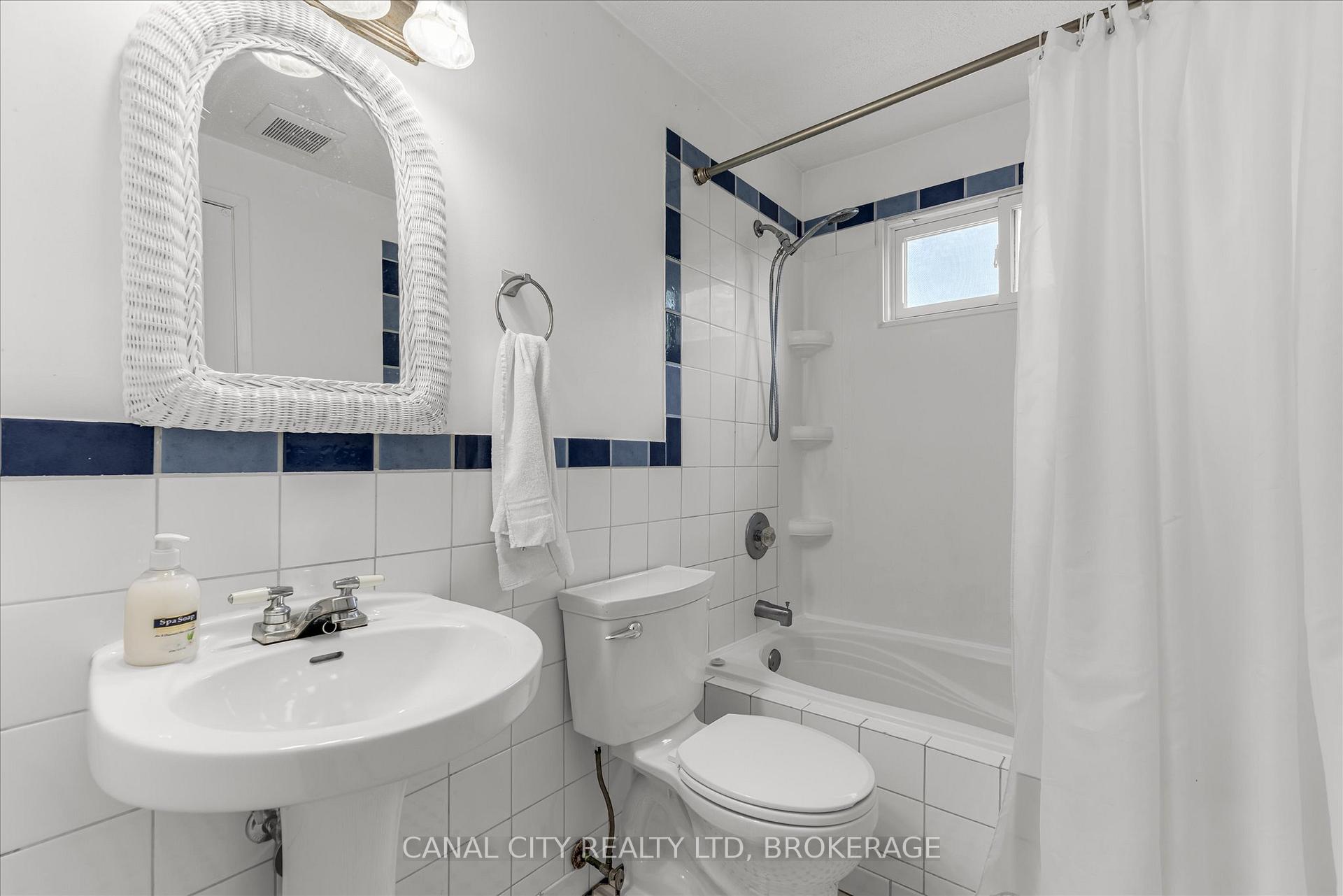 Photo 17 of 10 Baldwin Circle, Thorold, Confederation Heights — HOMEH