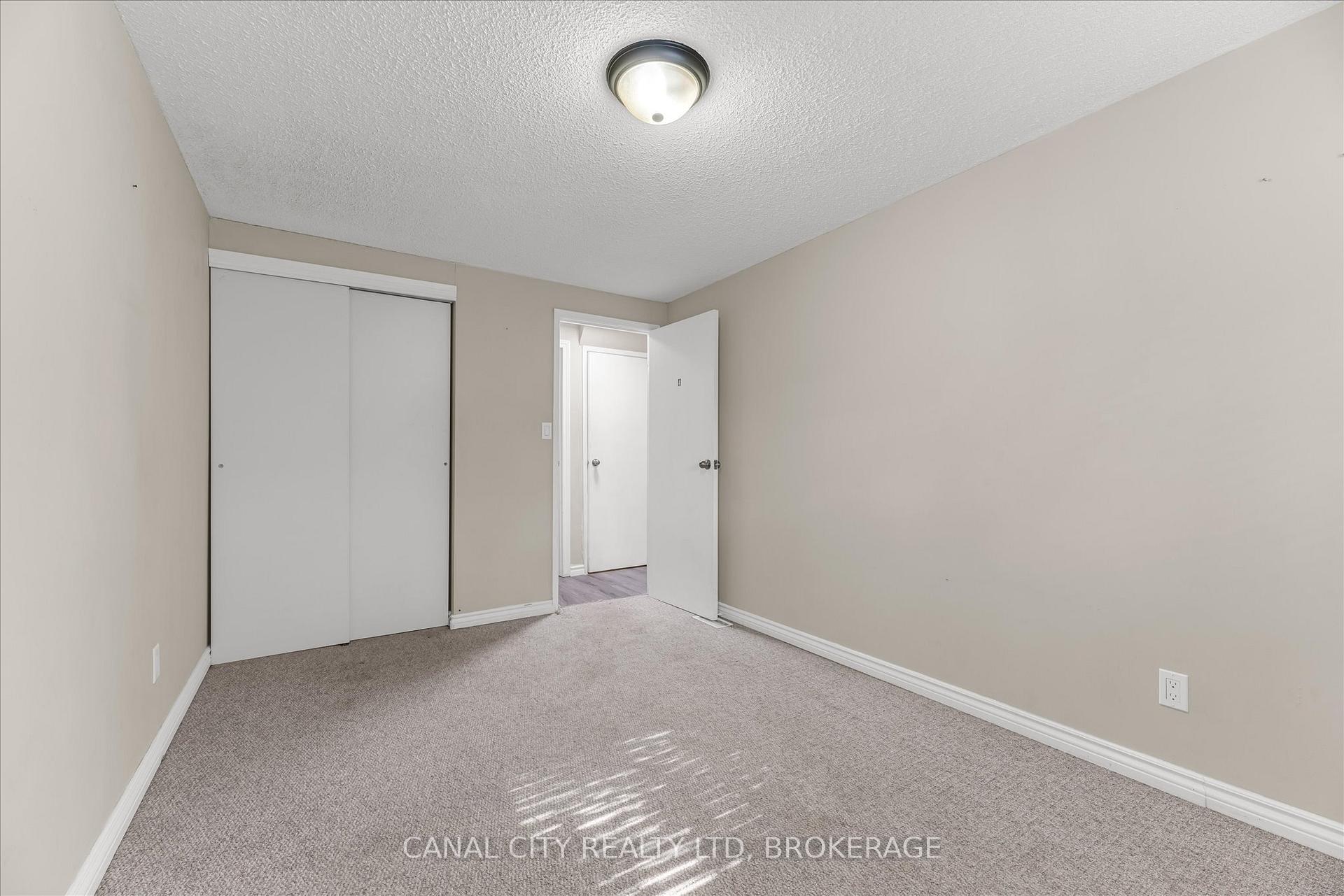 Photo 18 of 10 Baldwin Circle, Thorold, Confederation Heights — HOMEH