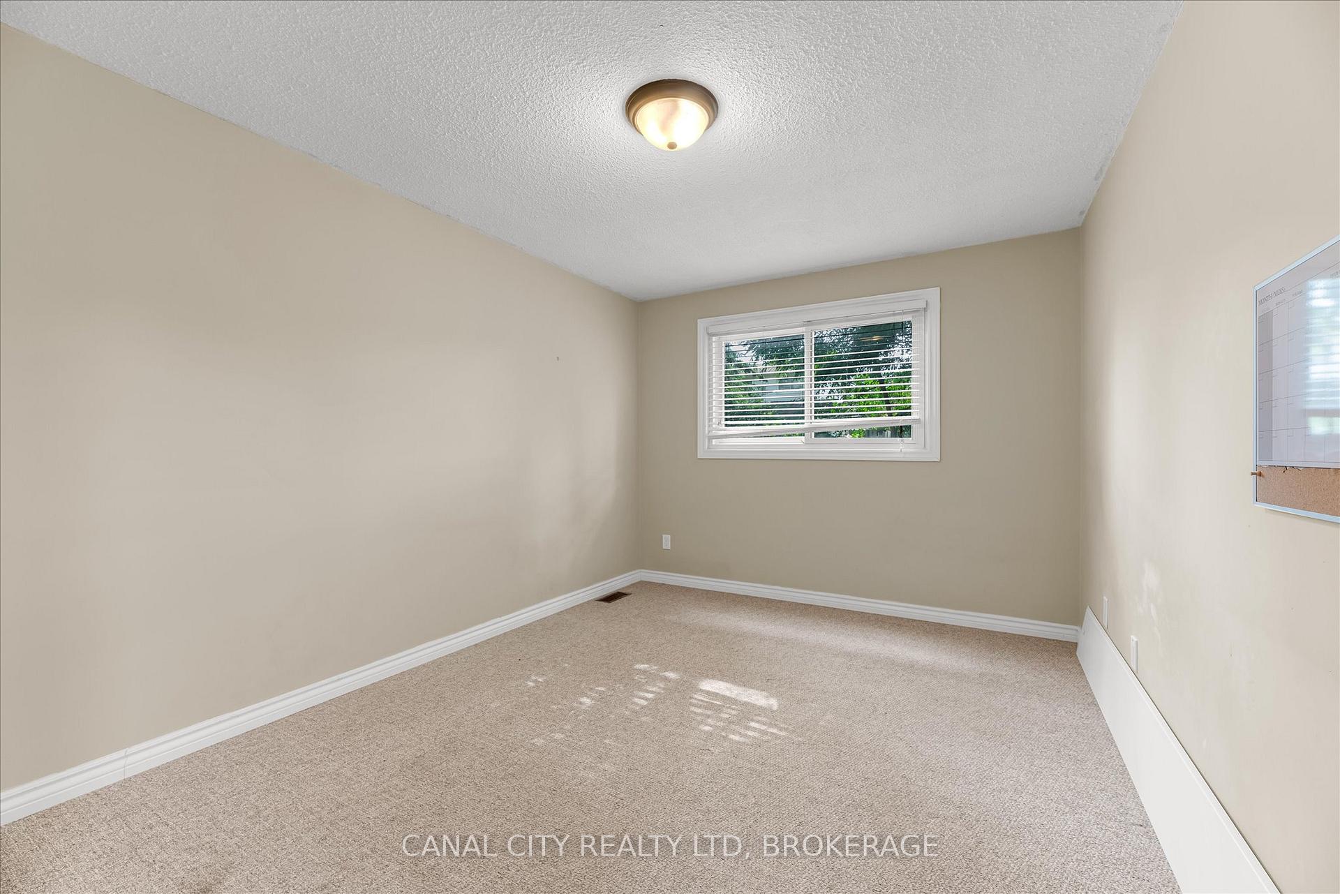 Photo 20 of 10 Baldwin Circle, Thorold, Confederation Heights — HOMEH