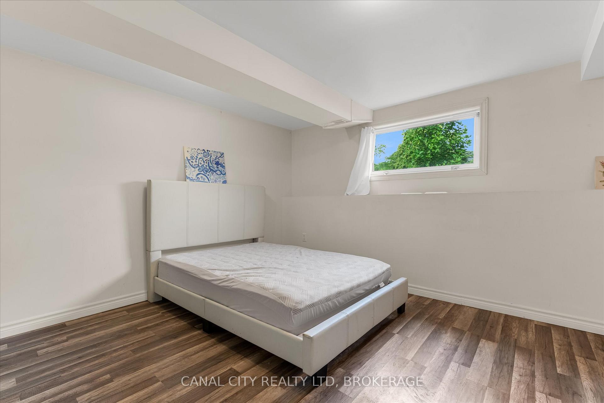 Photo 24 of 10 Baldwin Circle, Thorold, Confederation Heights — HOMEH