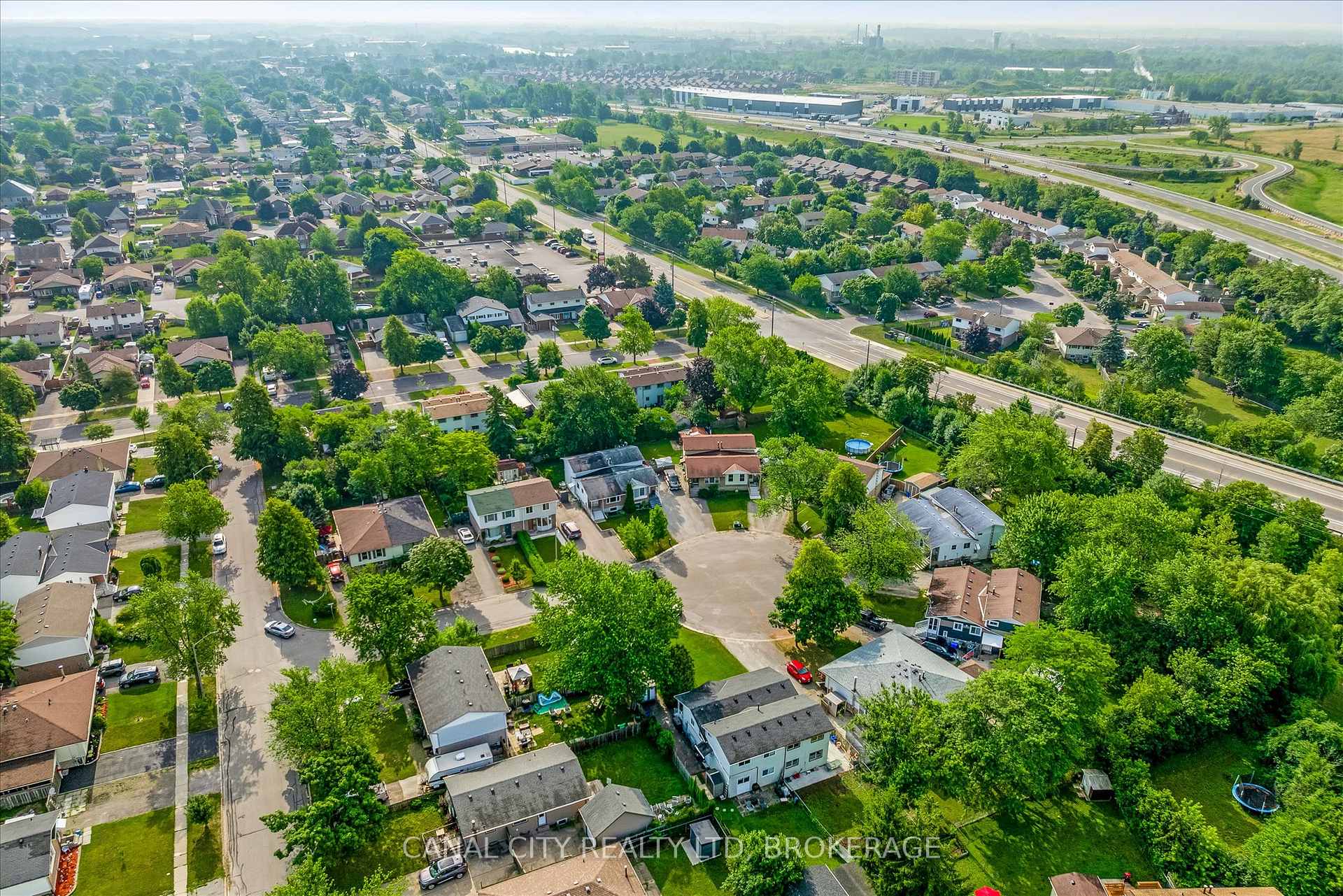 Photo 39 of 10 Baldwin Circle, Thorold, Confederation Heights — HOMEH