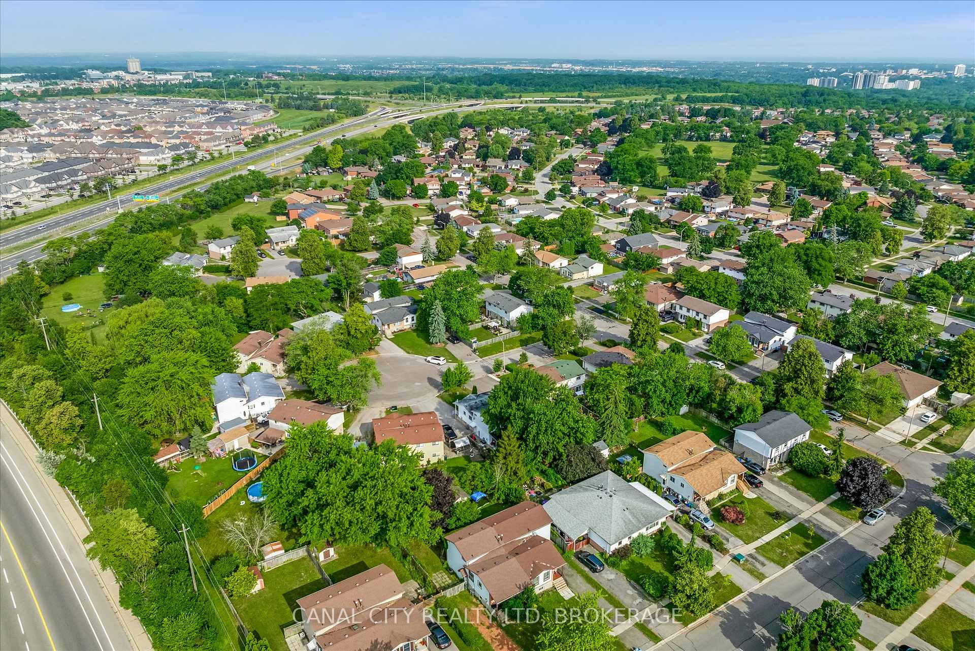 Photo 41 of 10 Baldwin Circle, Thorold, Confederation Heights — HOMEH